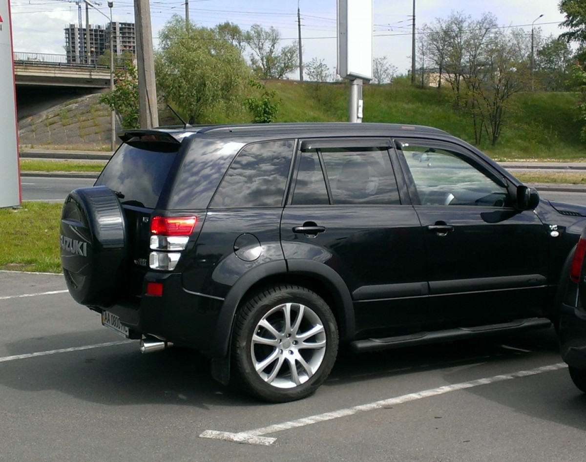 Спойлер багажника Suzuki Grand Vitara 2005-2014 ABS пластик під фарбування 3