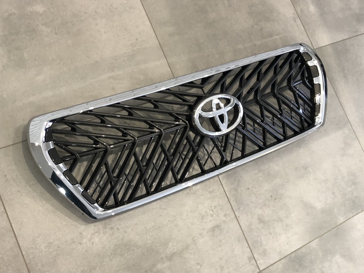 Решітка радіатора TRD Toyota Land Cruiser 200 2007-2015 темно-сіра 5
