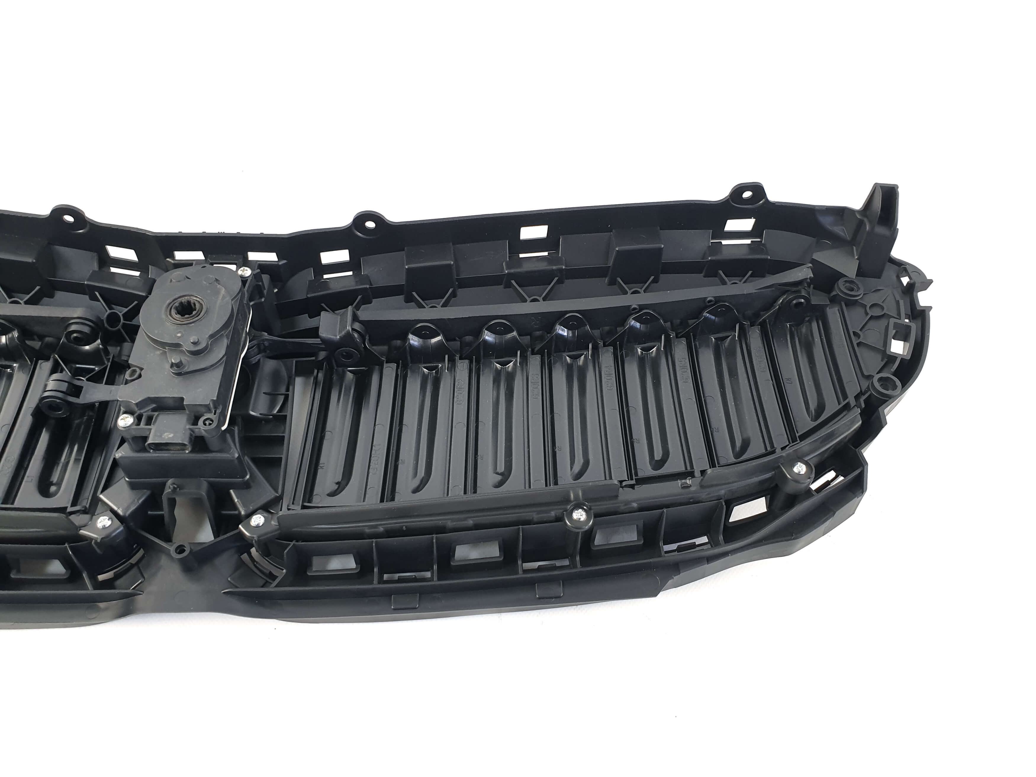 Повітряна заслонка (жалюзі) з моторчиком на BMW 3 Series G20 / G21 2018-2022 року 3