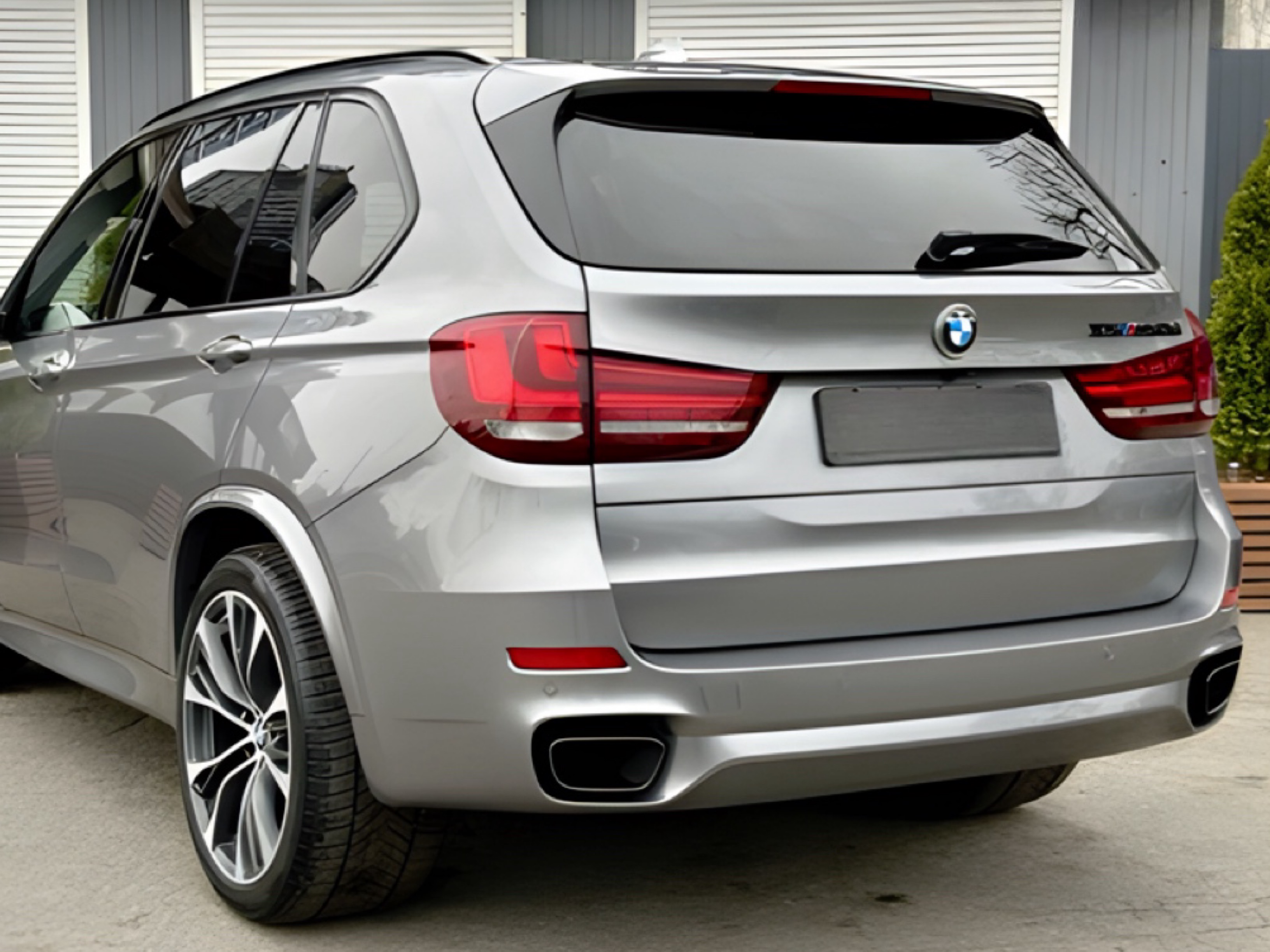 Насадки на вихлопні труби BLACK M Paket BMW X5 F15 2014-2018 3