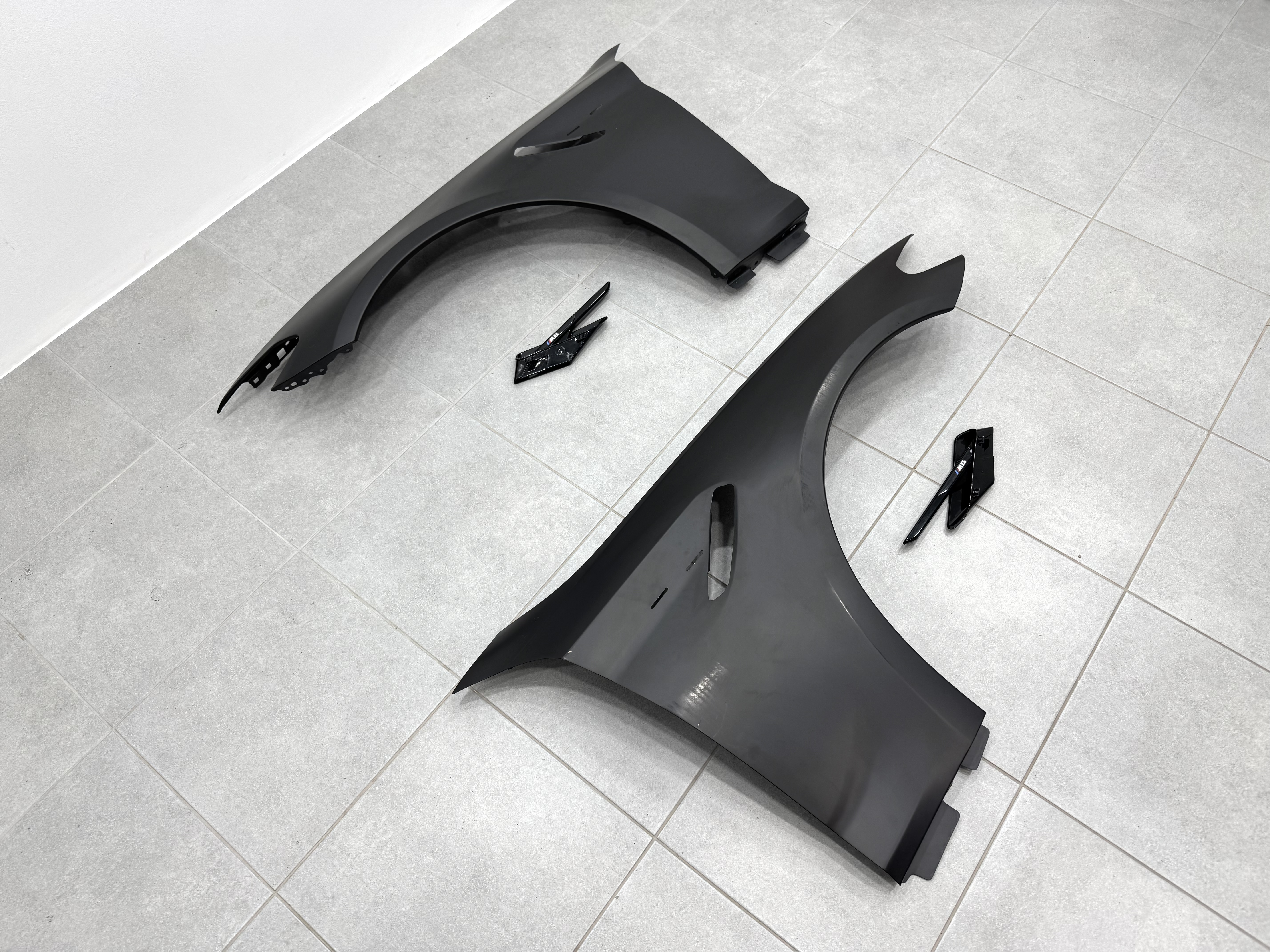 Передні крила в стилі M5 для BMW 5 series G30 / G31 2016-2023 4