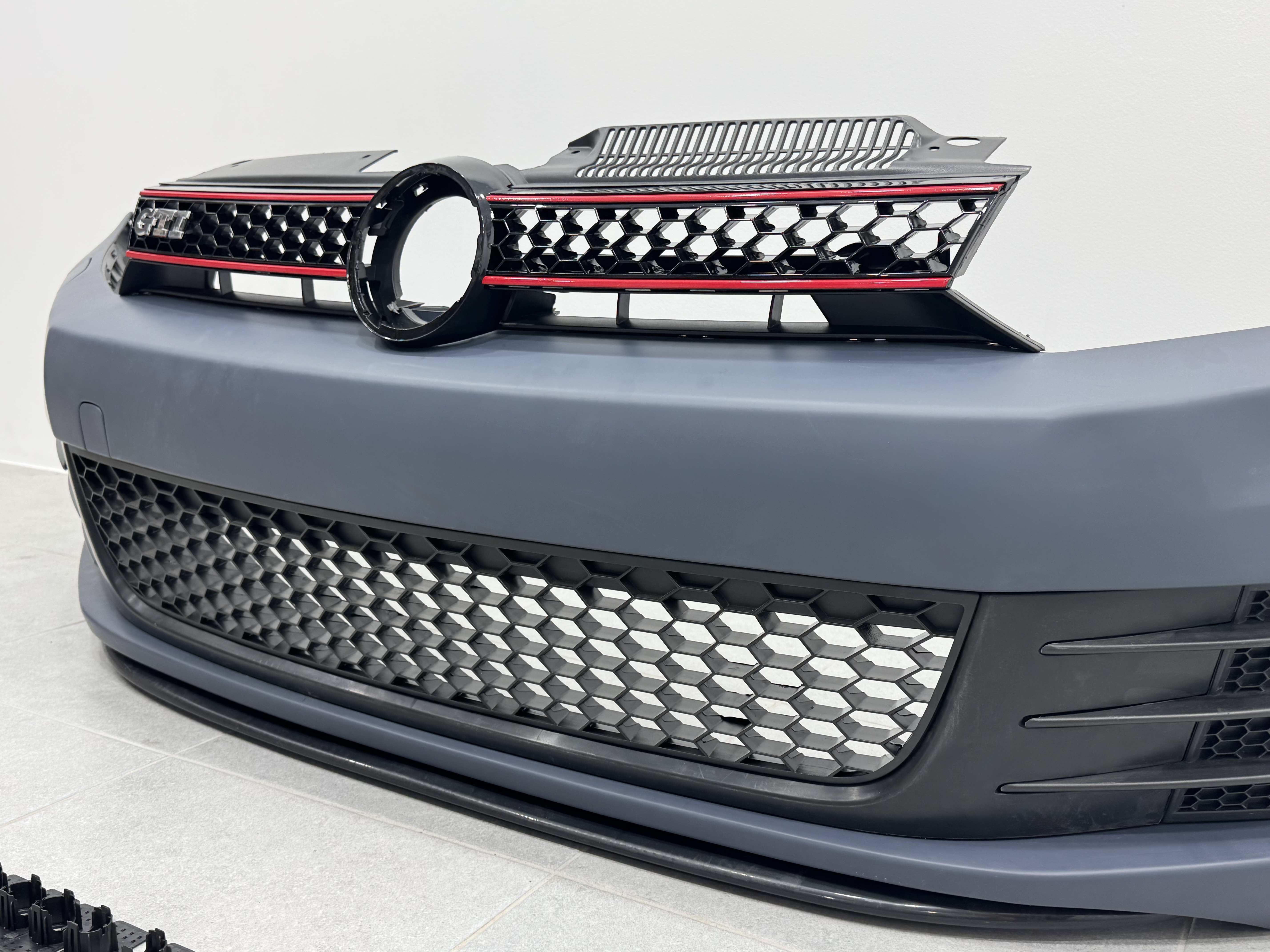Передній бампер GTI Volkswagen Golf 6 2008-2013 6
