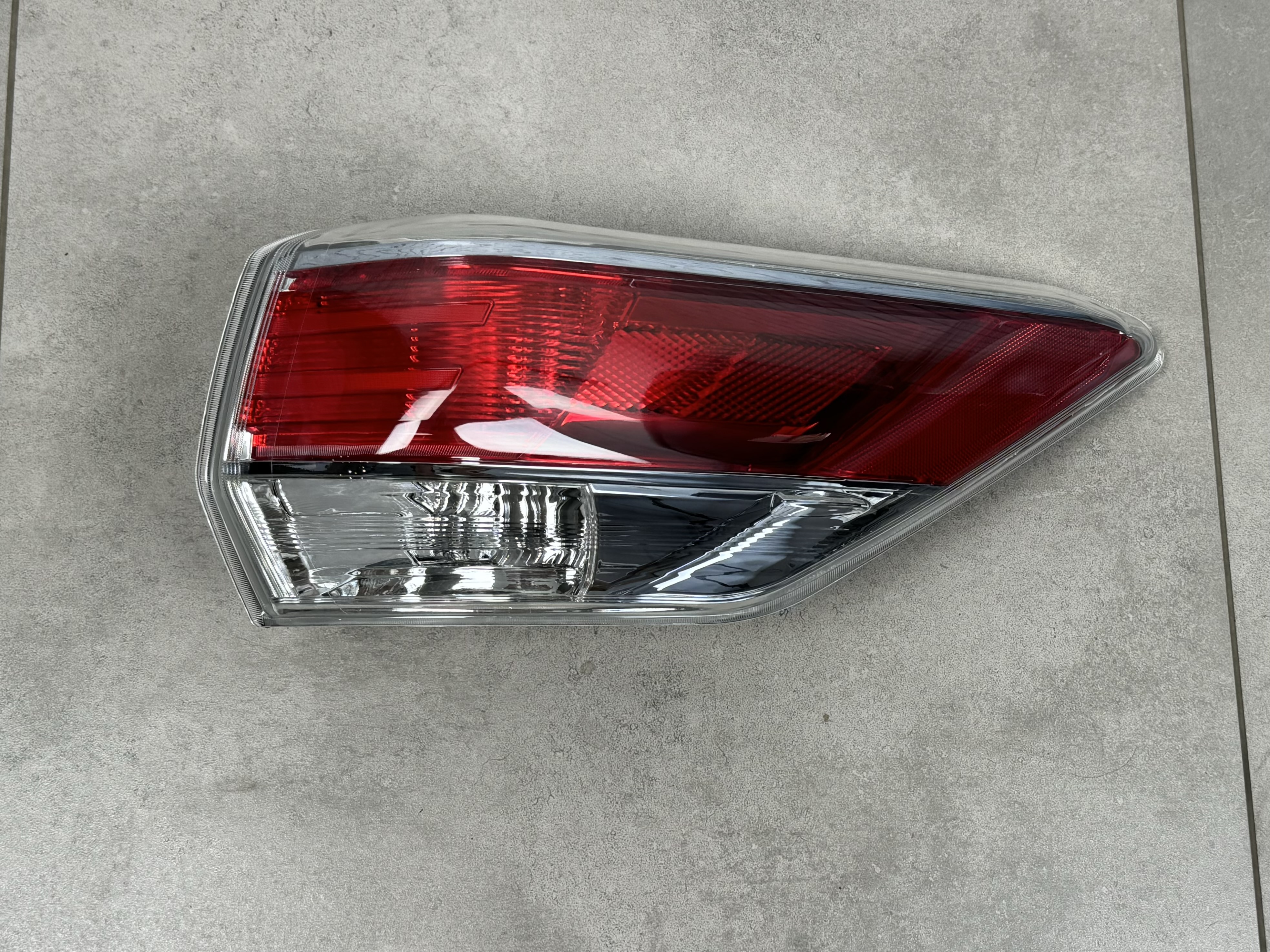 Задній ліхтар зовнішній правий Toyota Highlander 2014-2016 5