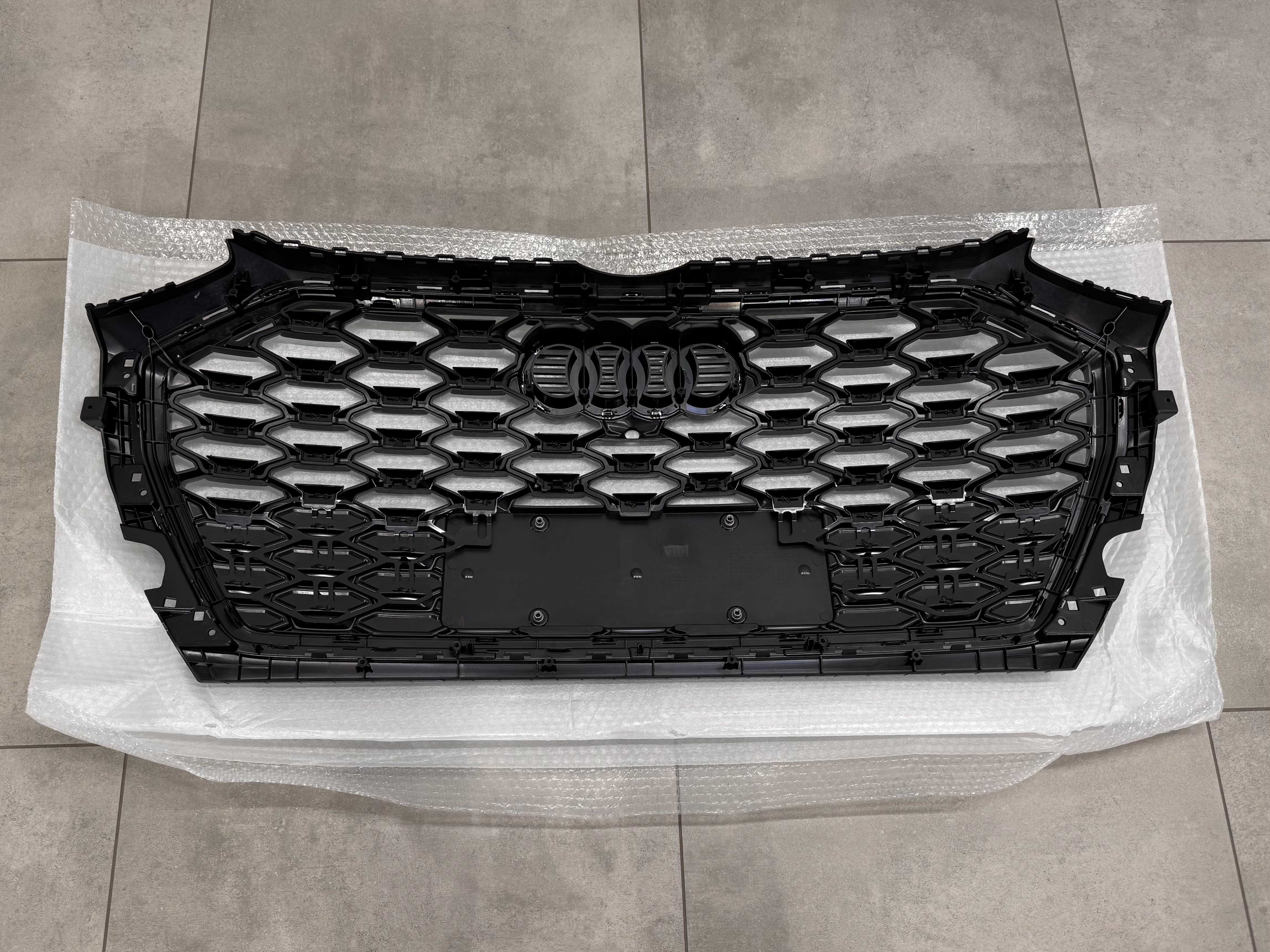 Решітка радіатора для Audi Q5 Sportback 2021-2024 чорна 80G 853 651 YB9 5