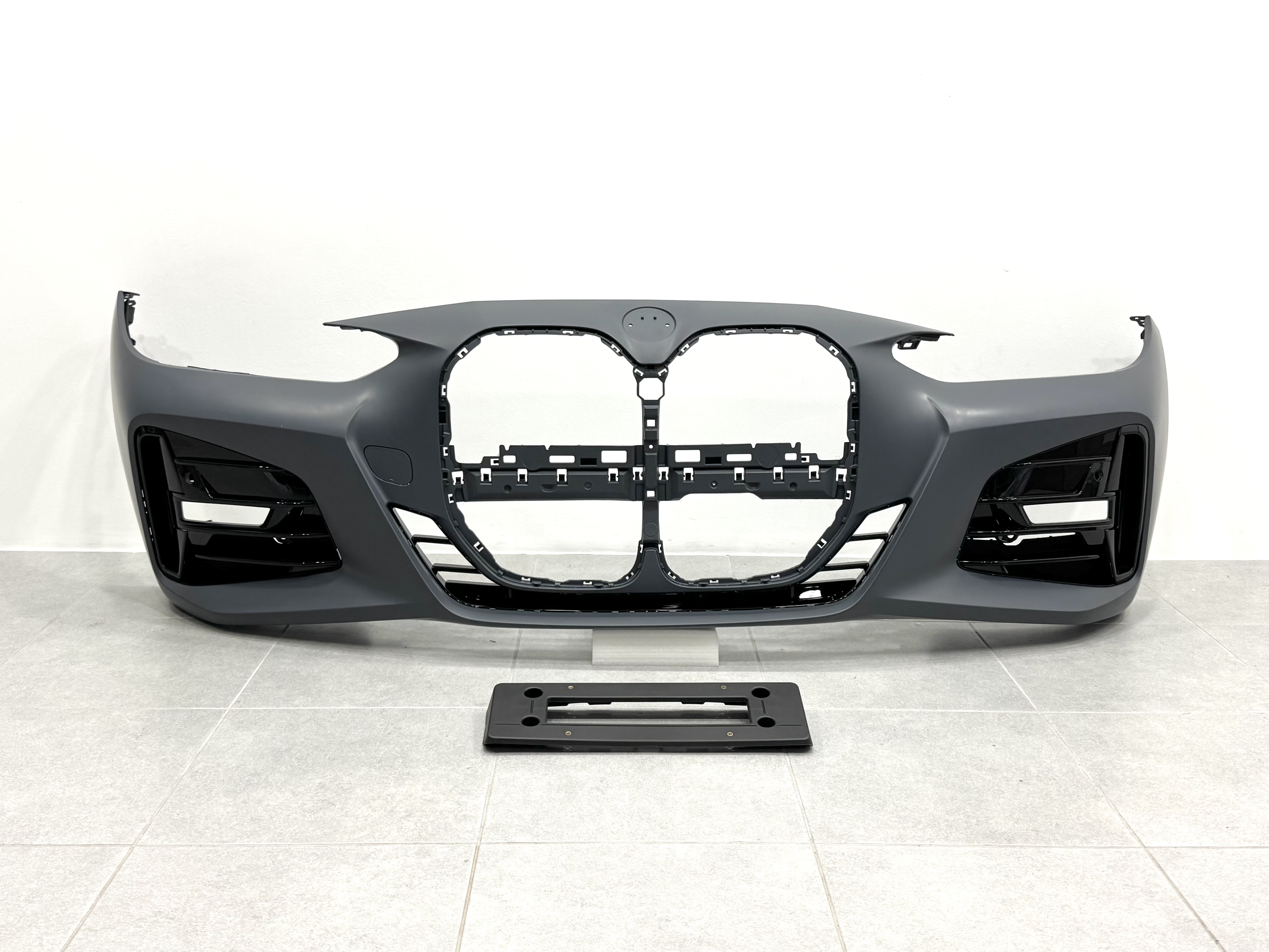 Передній бампер M paket BMW 4 series G22 G23 2020- 2