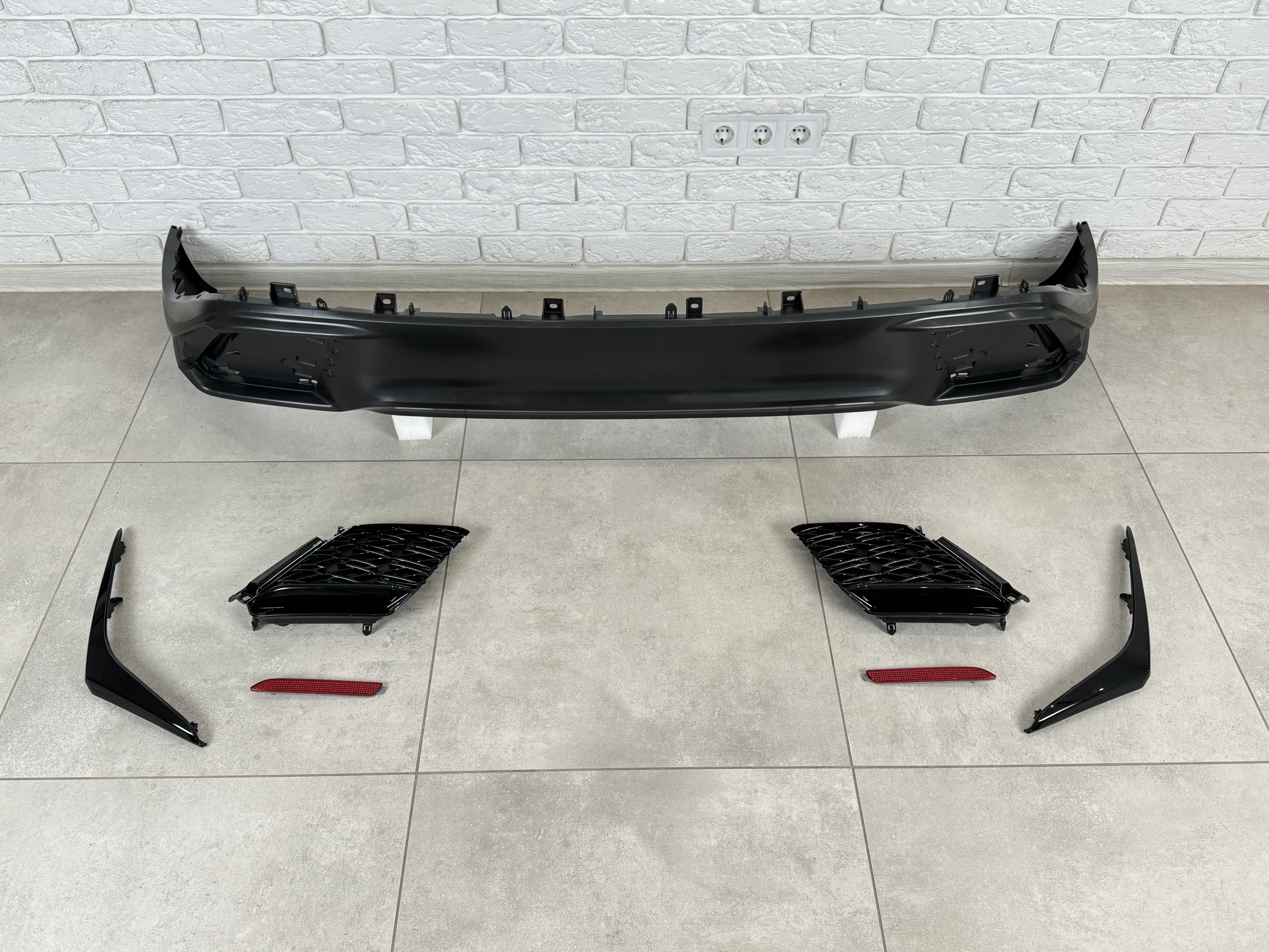 Спідниця заднього бампера F-Sport Lexus RX 2023+ 2