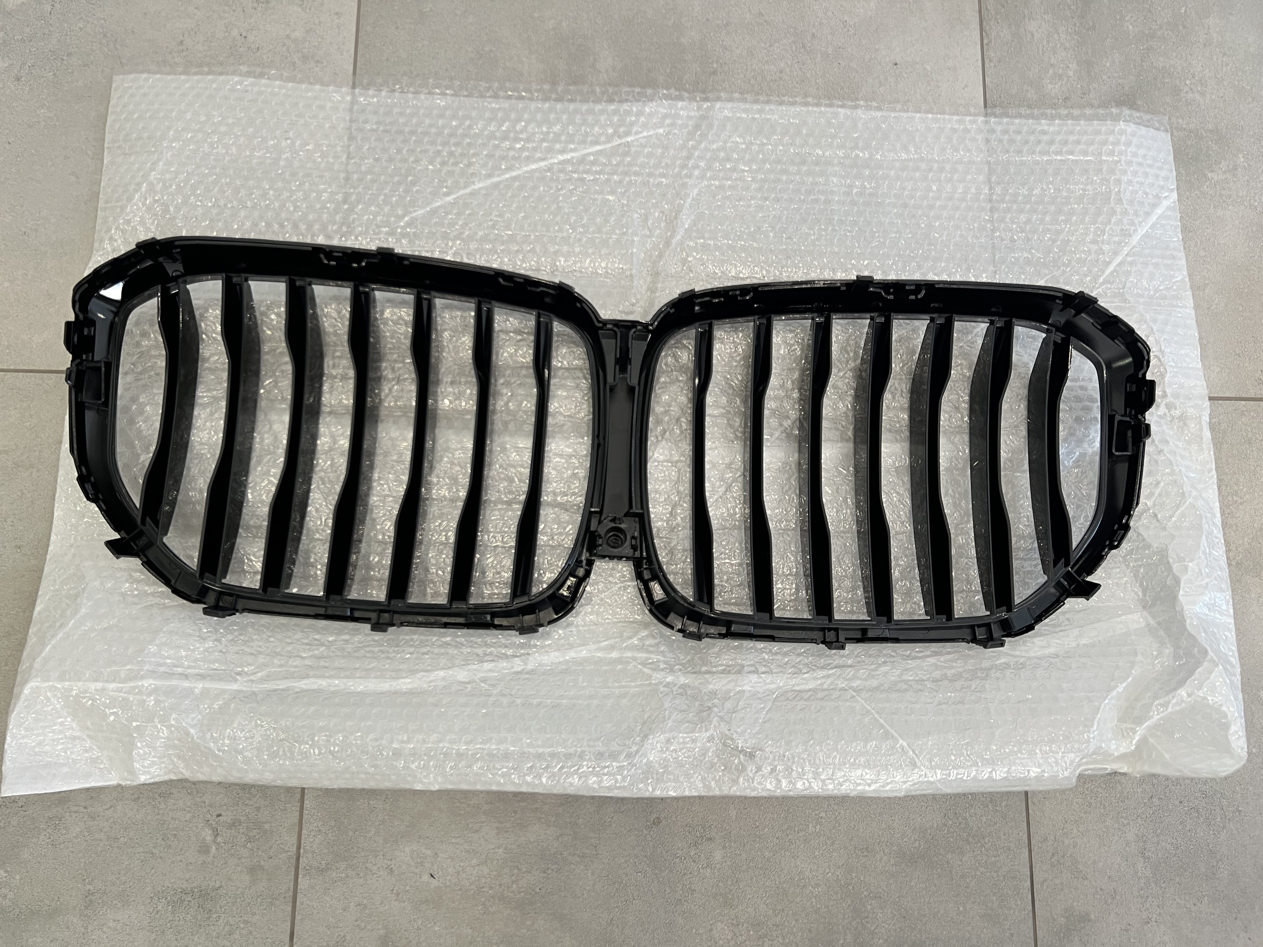 Решітка радіатора ніздрі M-Perfomance стиль BMW X5 G05 2019-2022 чорний глянець 6
