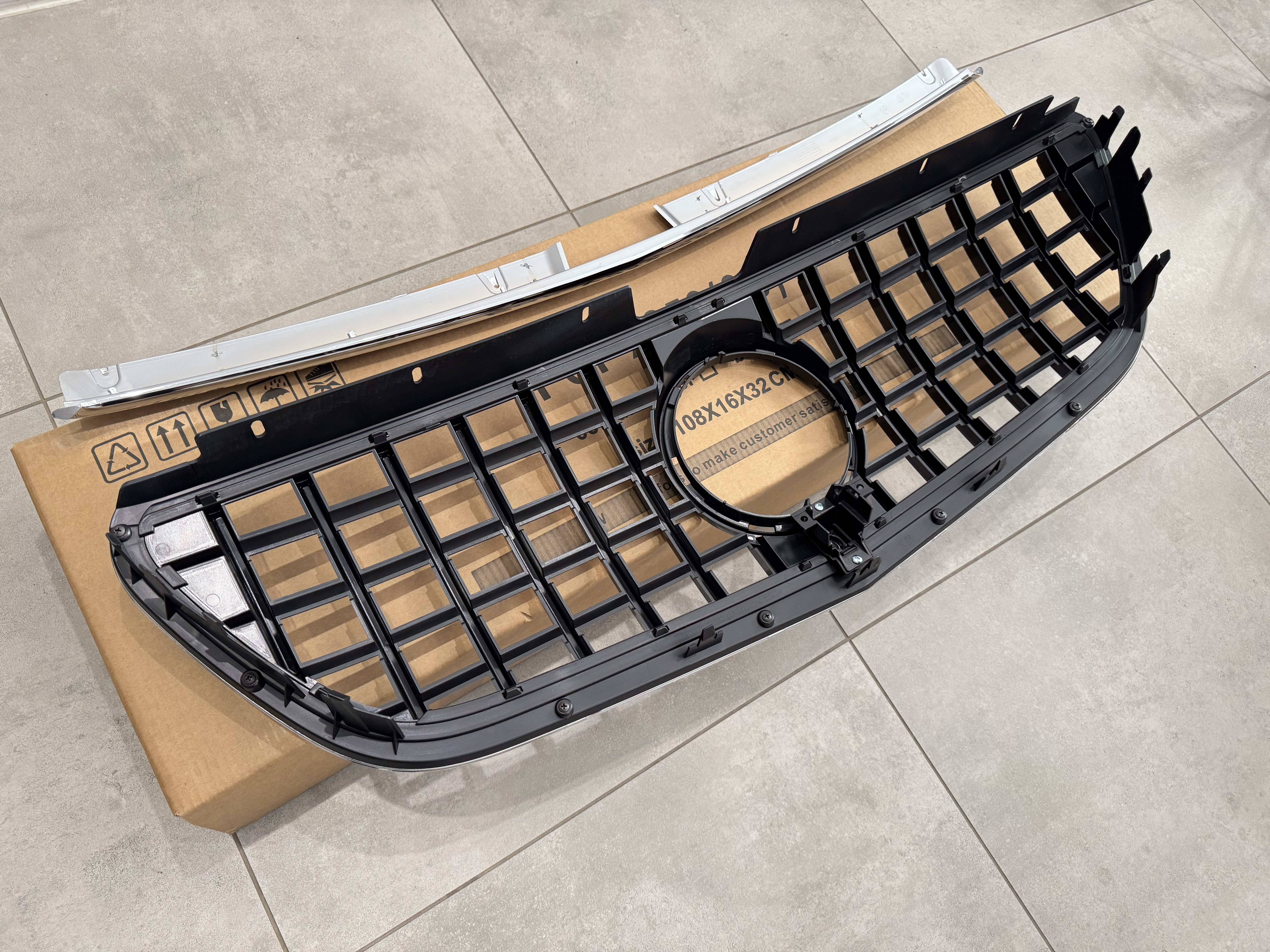 Решітка радіатора DIAMOND Mercedes Benz Vito W447 2014-2019 4