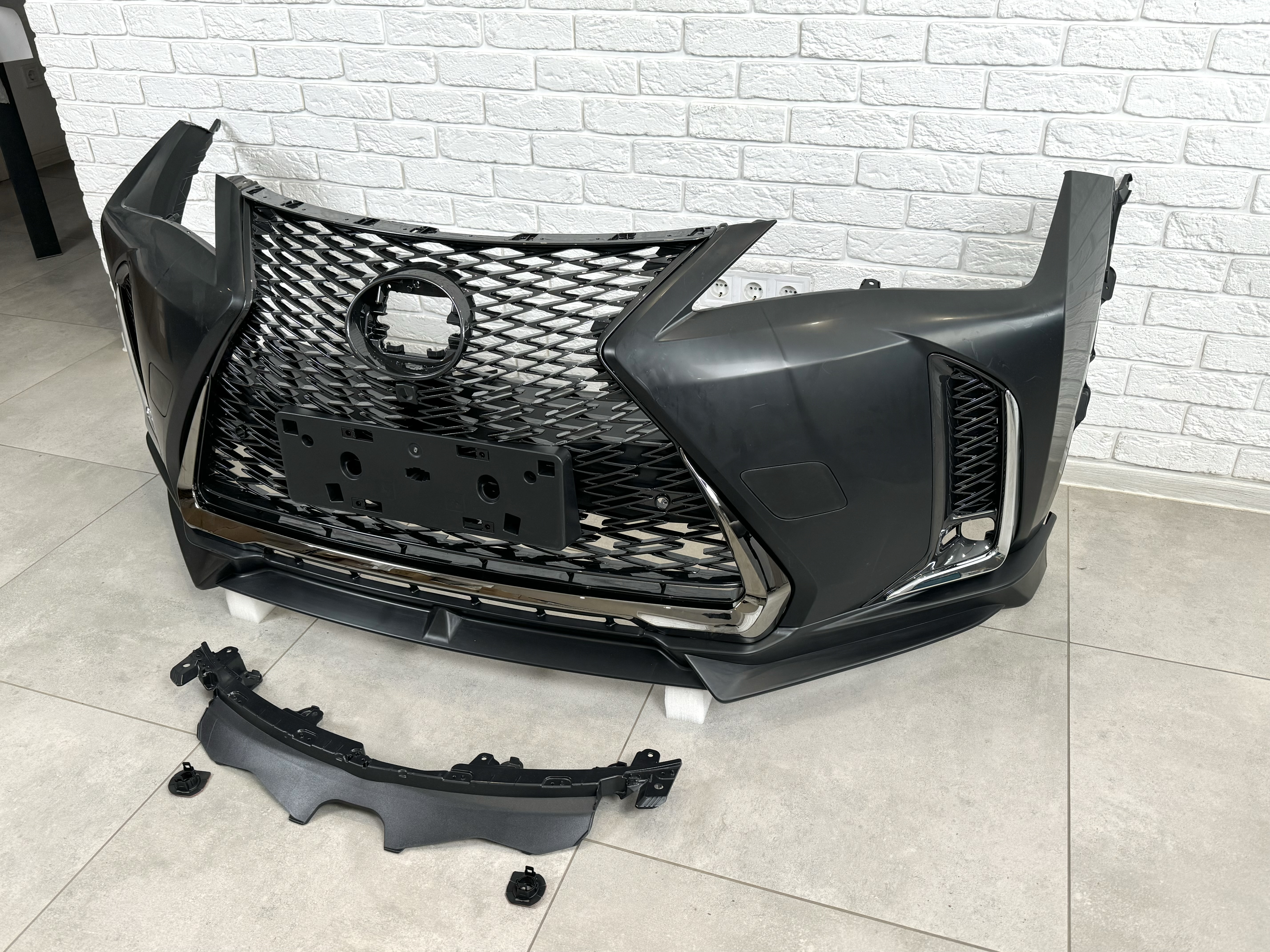 Бампер передній у зборі F-Sport Lexus UX 2018+ 4