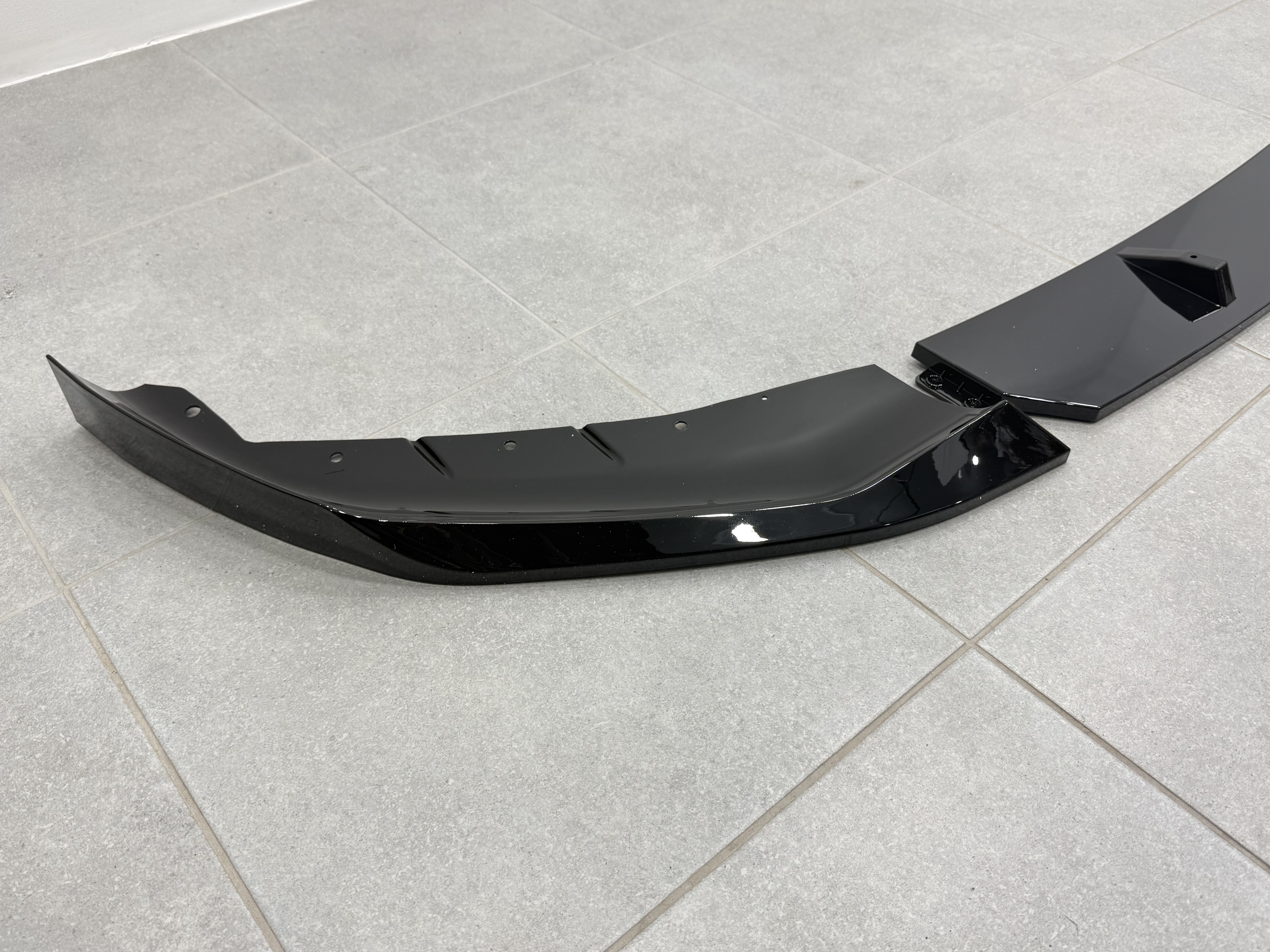 Юбка переднього бампера M Performance BMW 5 series G30 G31 2017-2020, чорний глянець 3
