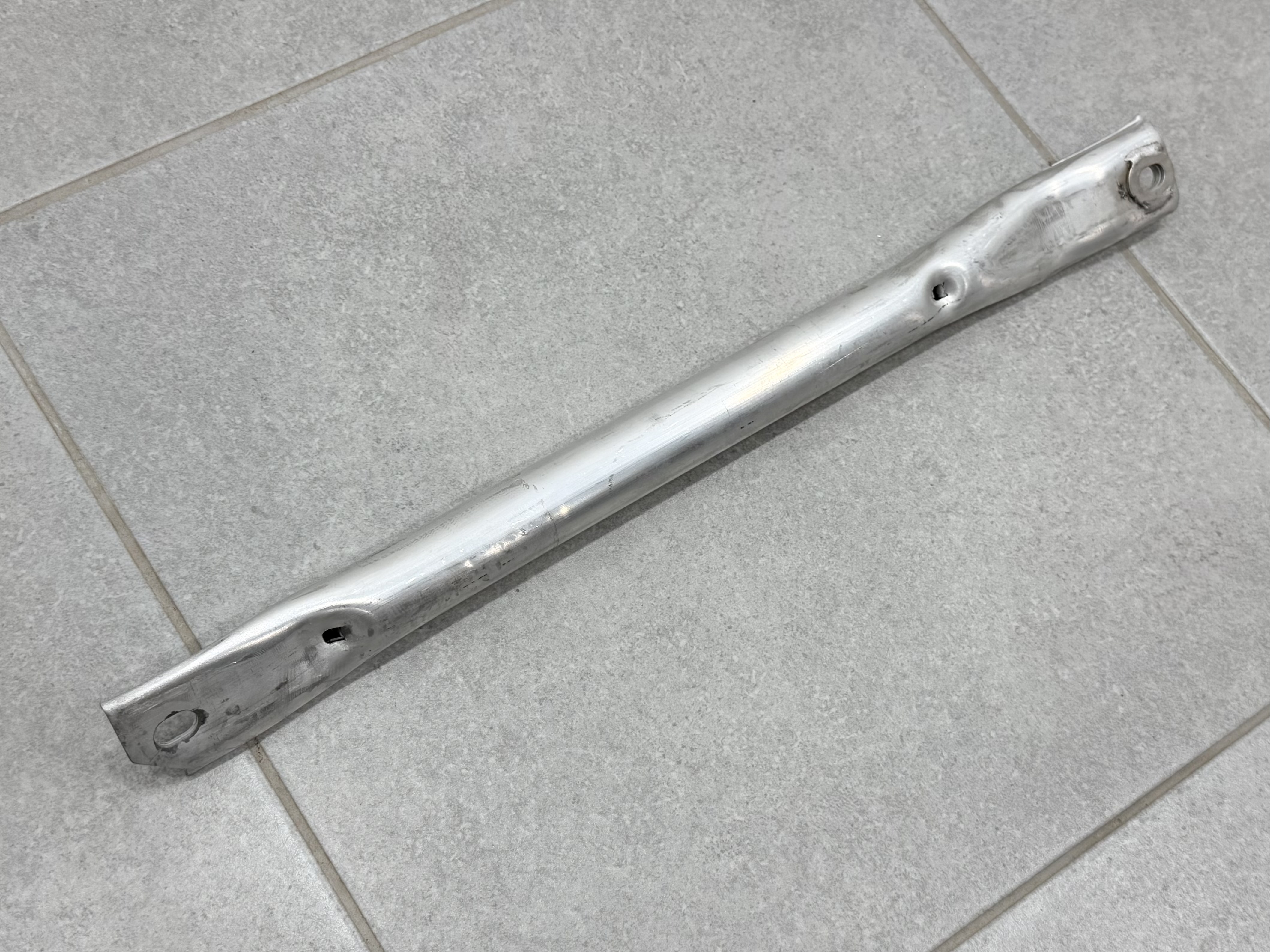 Розпірка телевізора ліва 51617416969 для BMW 5 series G30 G31 4