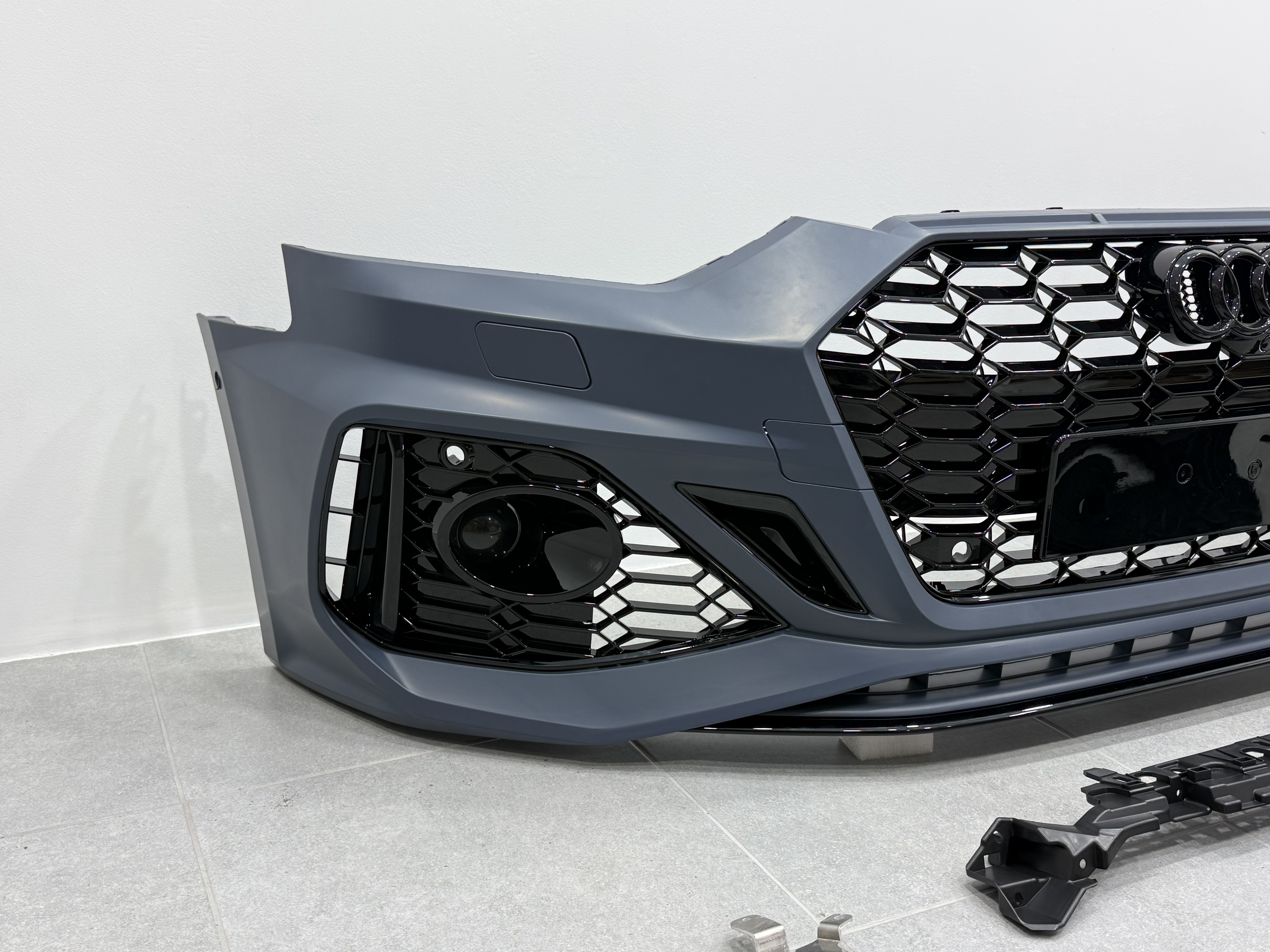 Бампер передній у стилі RS5 для Audi A5 2020+ 4