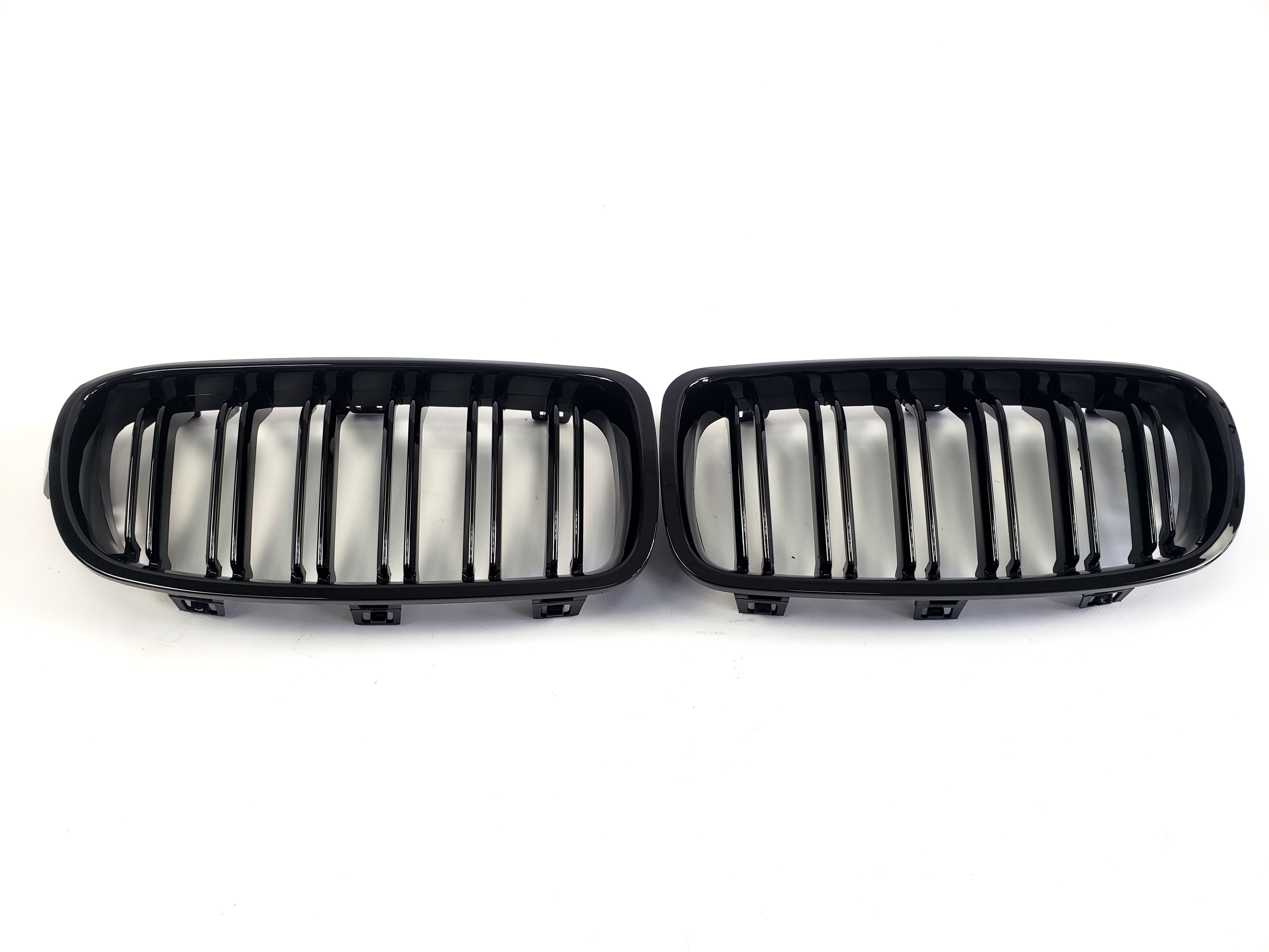 Ніздрі Чорний глянець (Подвійні M-Look) на BMW 3 Series F30 / F31 2011-2018 року 2