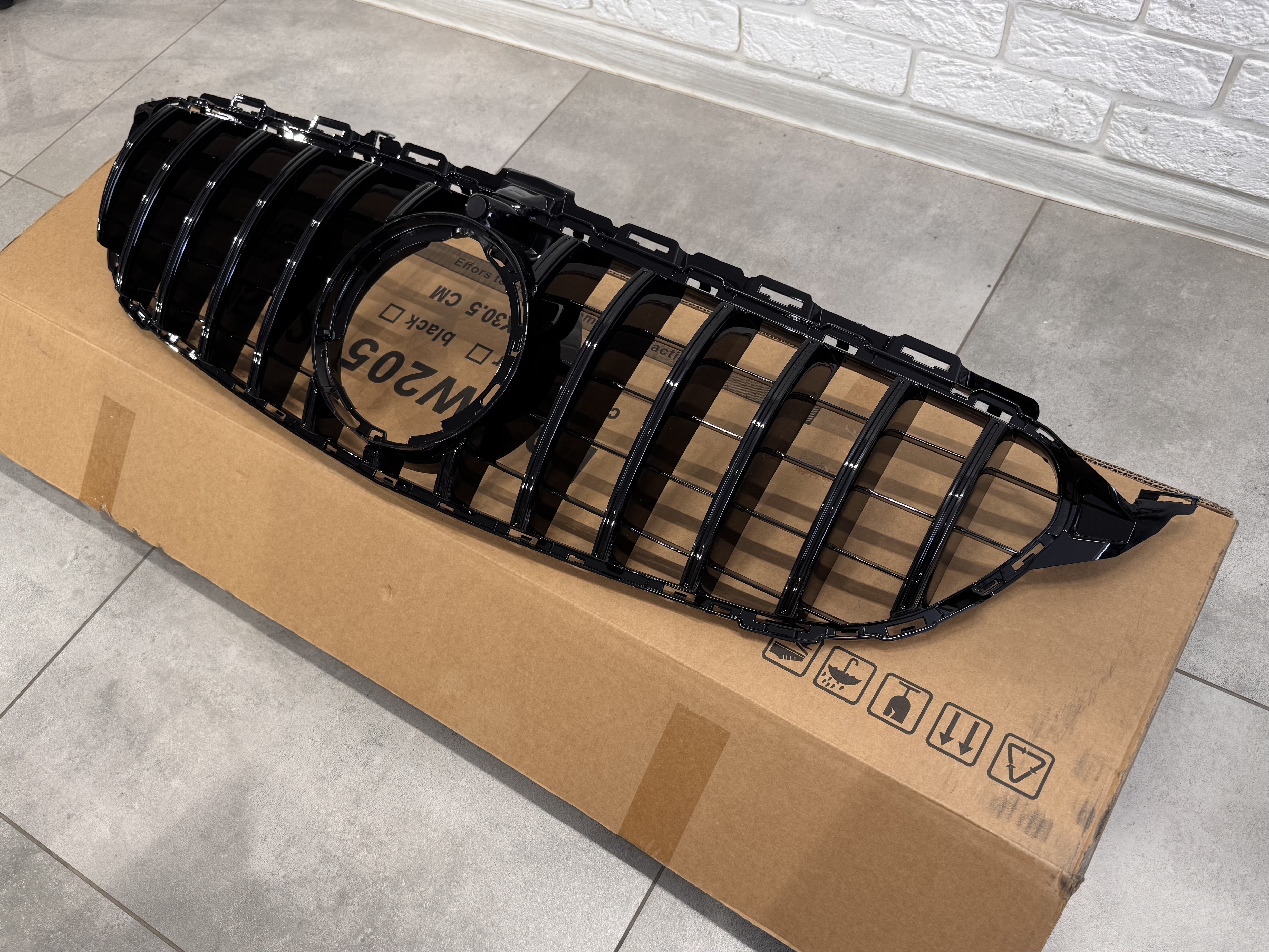Решітка радіатора GT BLACK Mercedes C-Class W205 2019-2021 ПІД КАМЕРУ 2