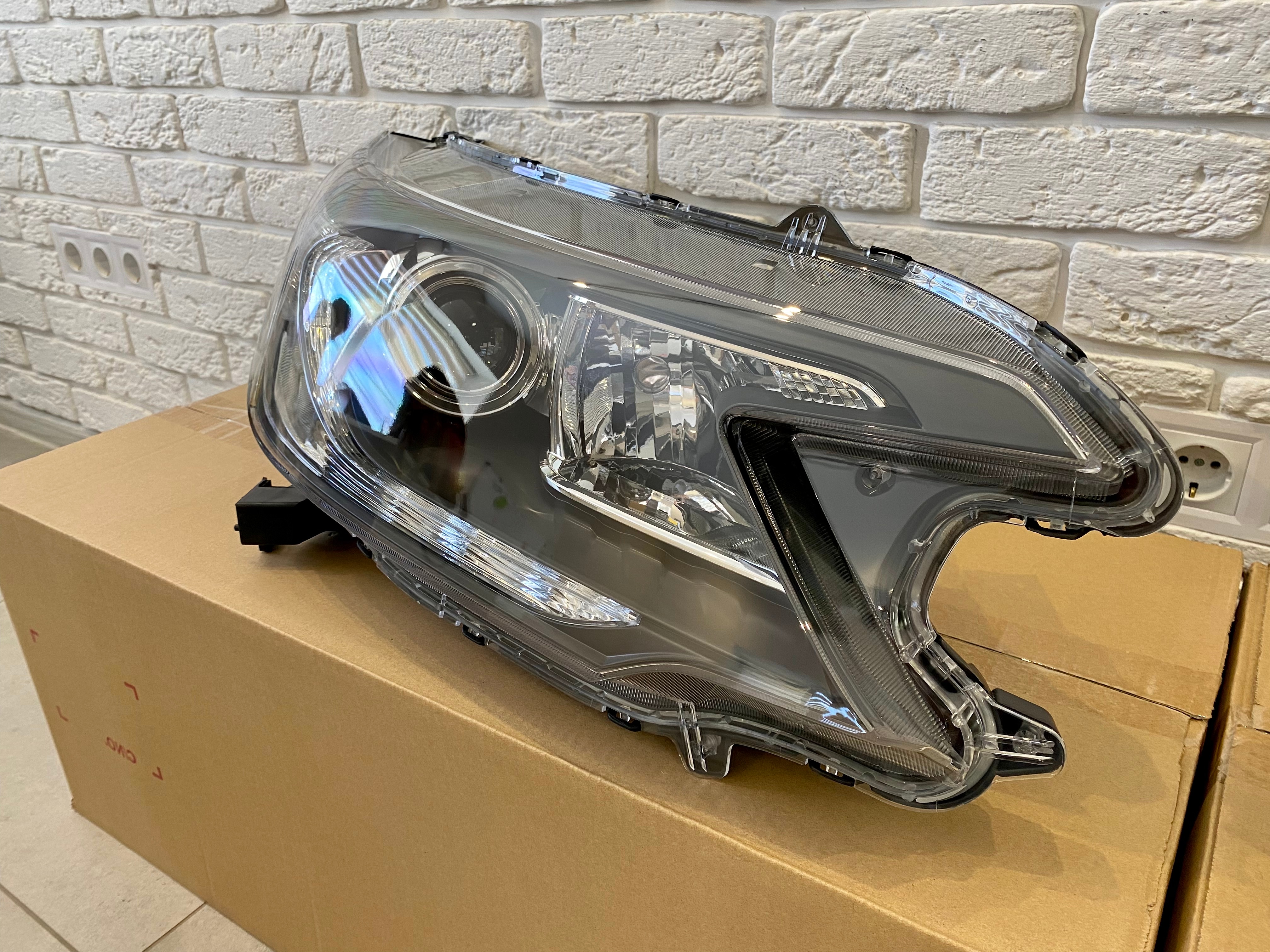Фара права галоген Honda CR-V 4 2012-2014 6