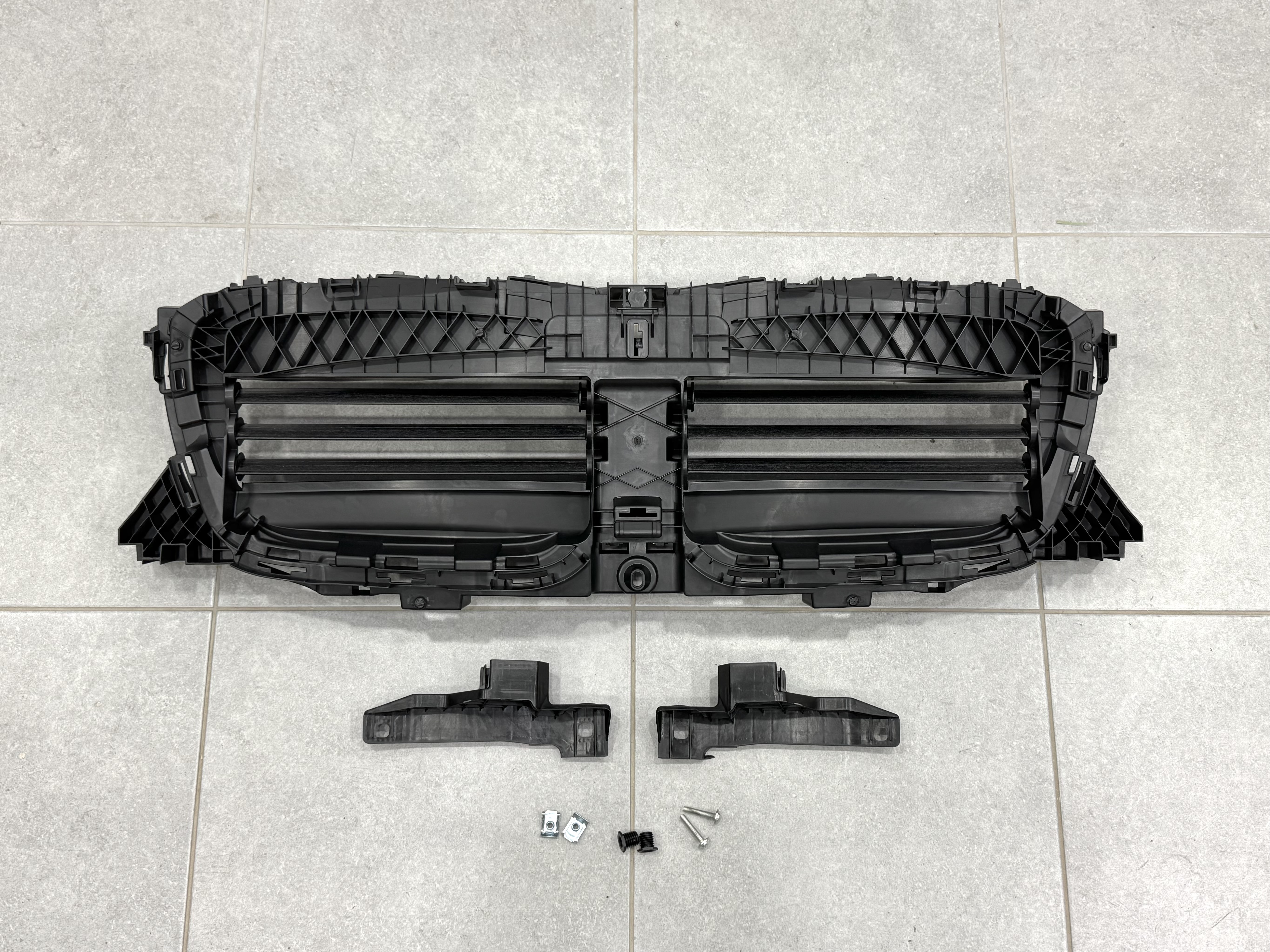 Жалюзі без моторчика 51745A22688 для BMW iX3 G08 2021+ 2
