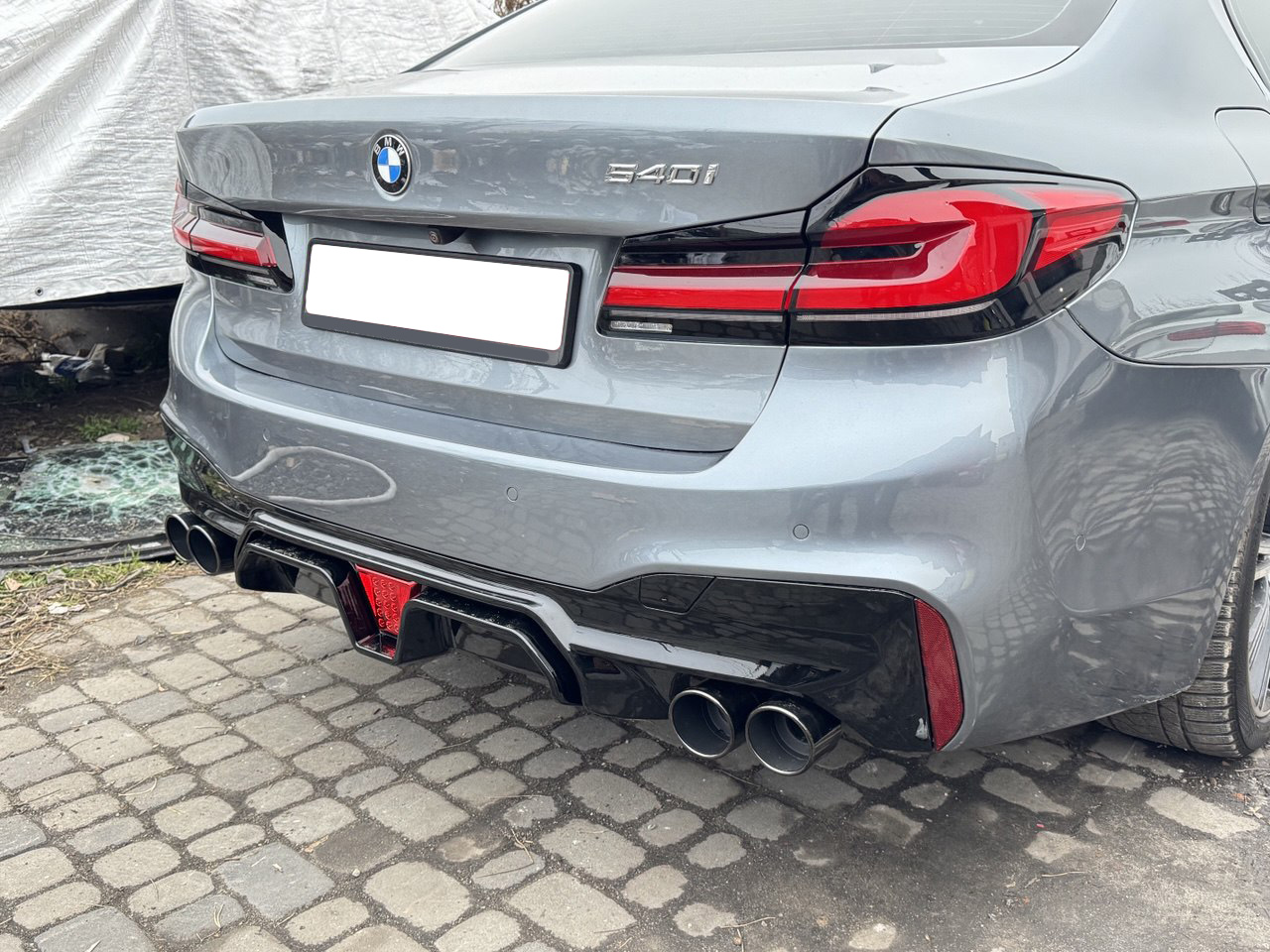 Дифузор накладка заднього бампера зі стопом Competition style BMW 5 series G30 2017-2023 3