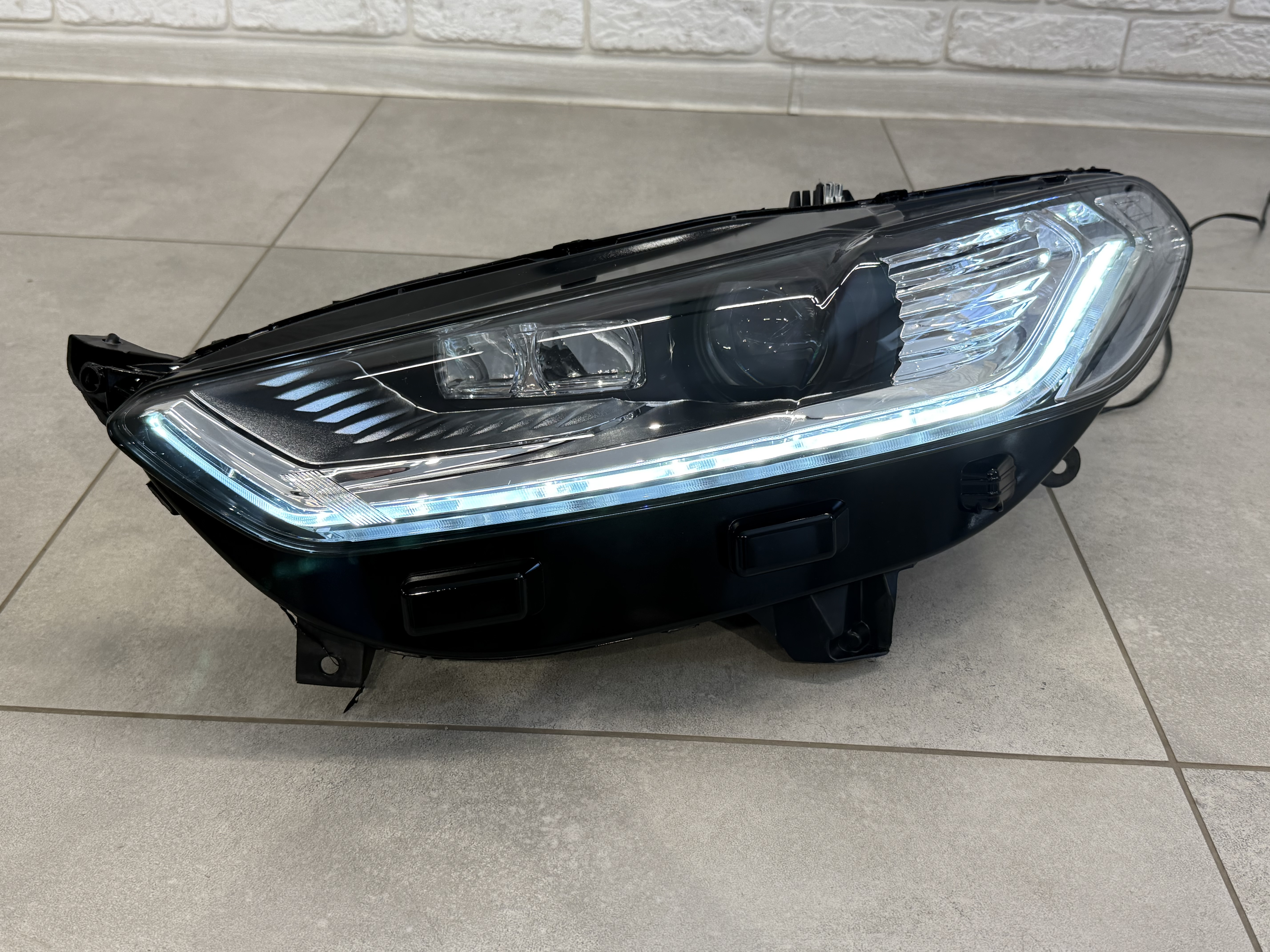 Передні фари для Ford Fusion USA / Mondeo 2013-2016 2