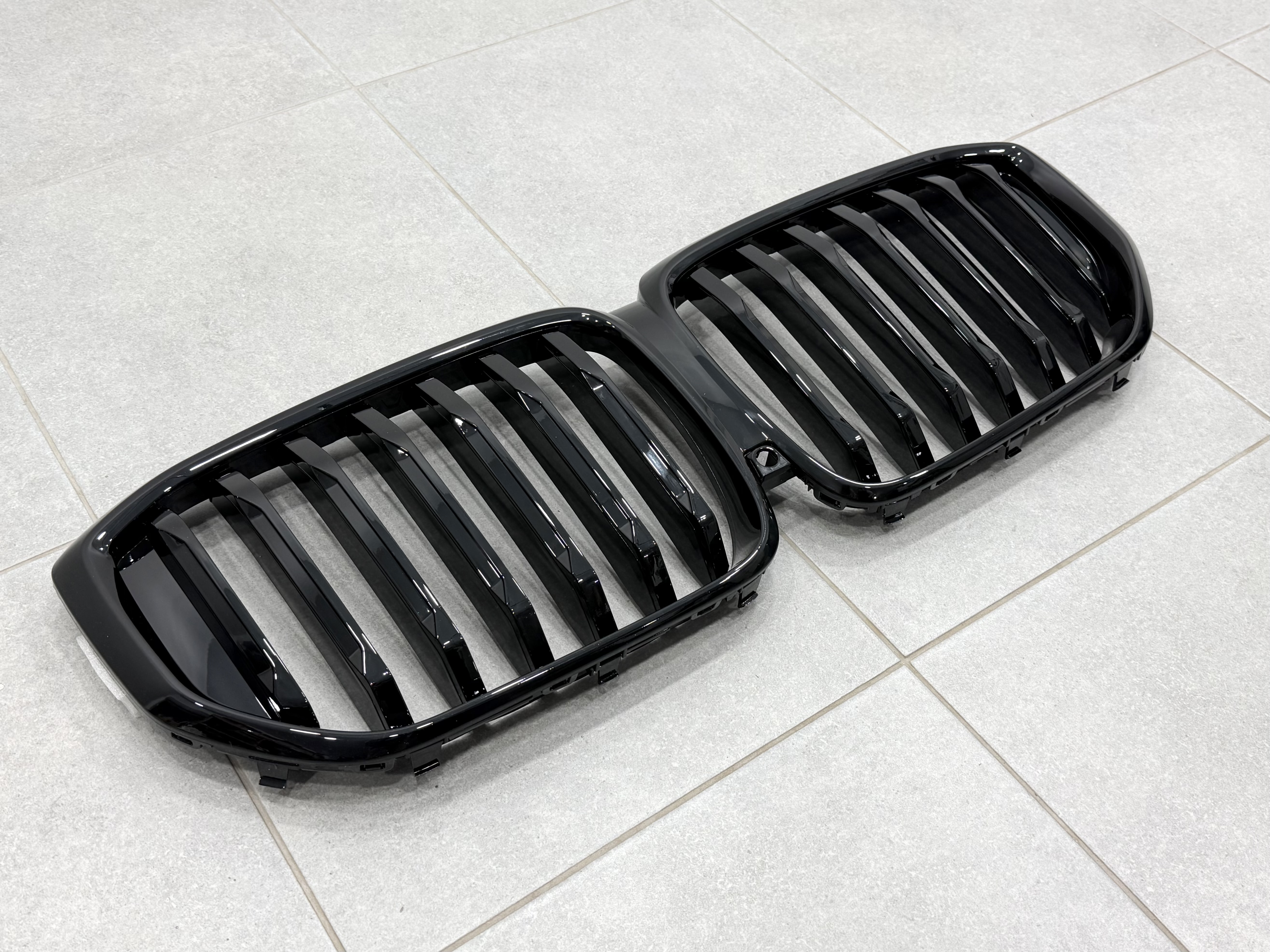 Решітка ніздрі BMW X5 G05 LCI 2023 - під камеру 51135A67CC6 3
