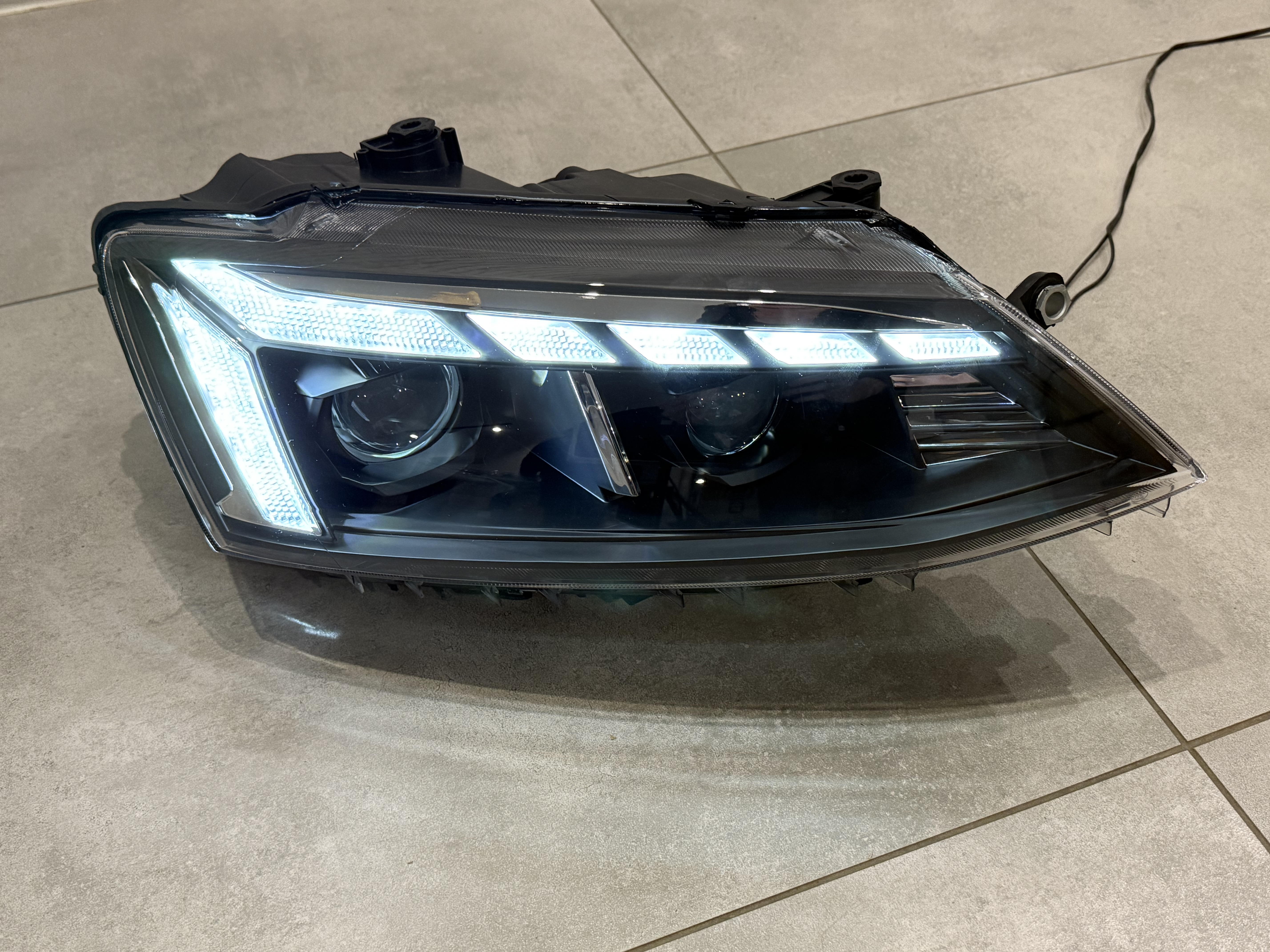 LED фари Volkswagen Jetta 6 2010-2018 3