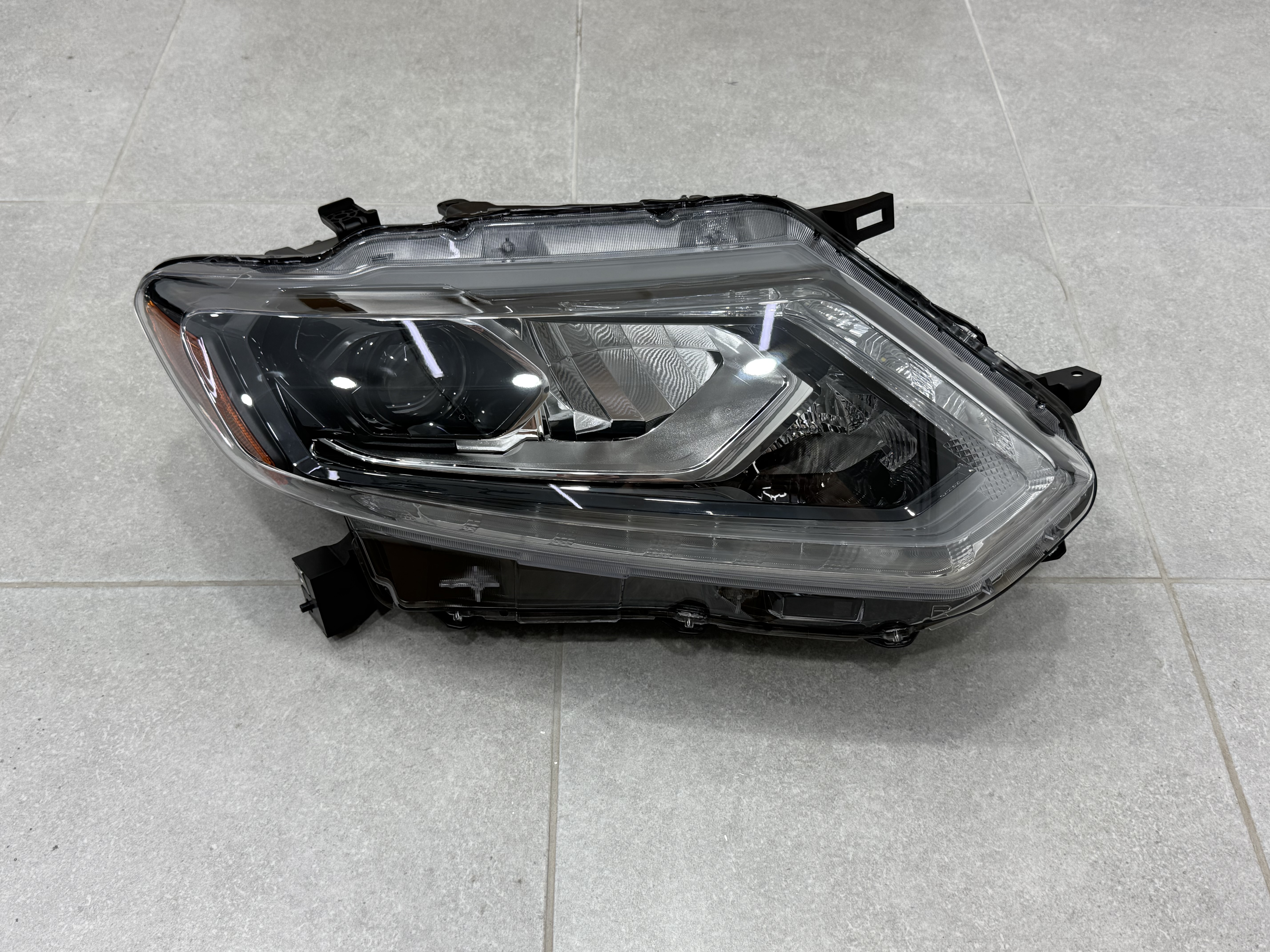 Права фара Full LED з лінзою для Nissan X-Trail 32 / Rogue 2014-2016 2