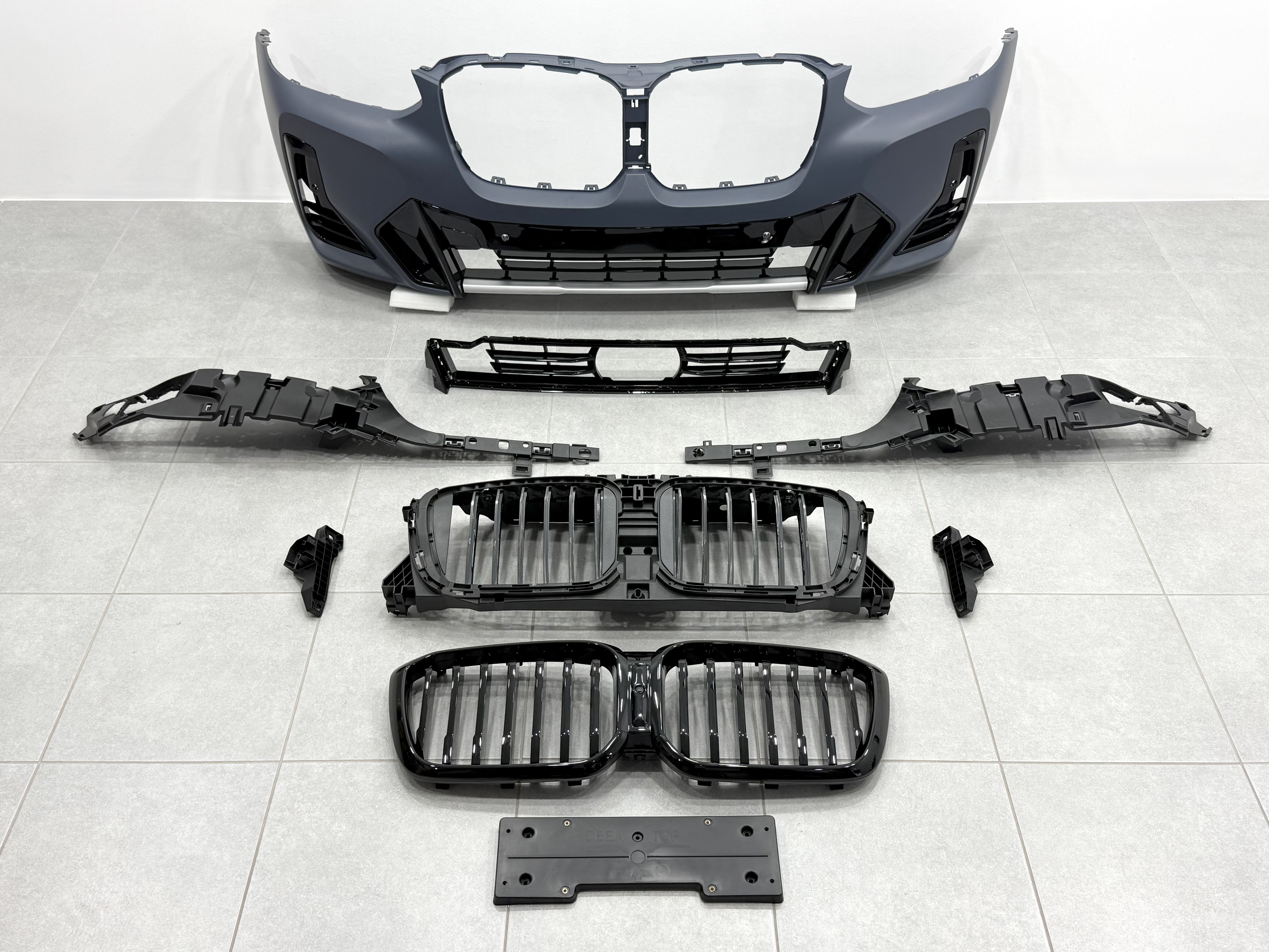 Обвіс M paket LCI для BMW X4 G02 2022-2024 (бампера в зборі, арки, пороги, молдинги, вих. труби) 3