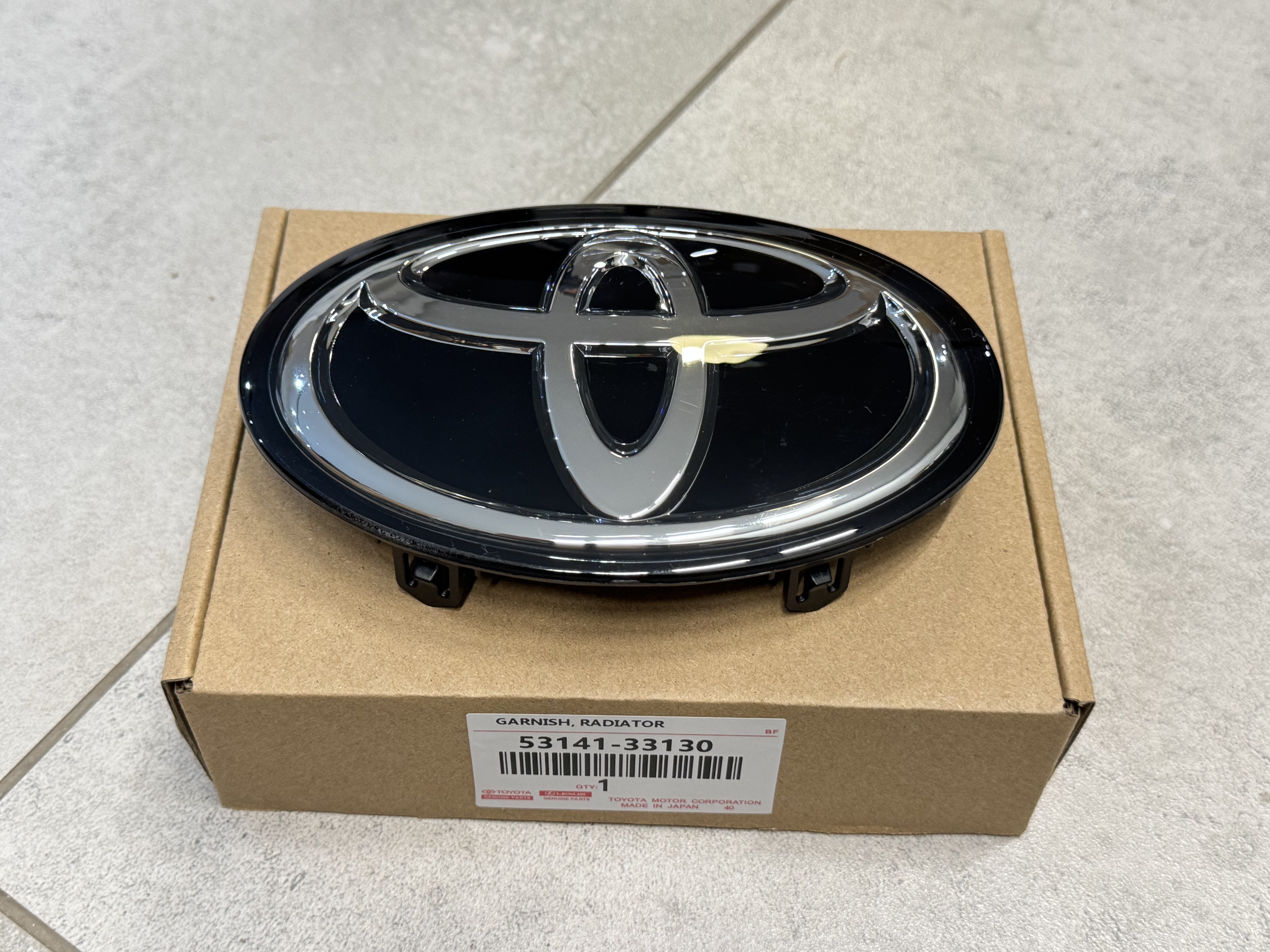 Емблема TOYOTA чорна ПІД ДИСТРОННИК 5314133130 2
