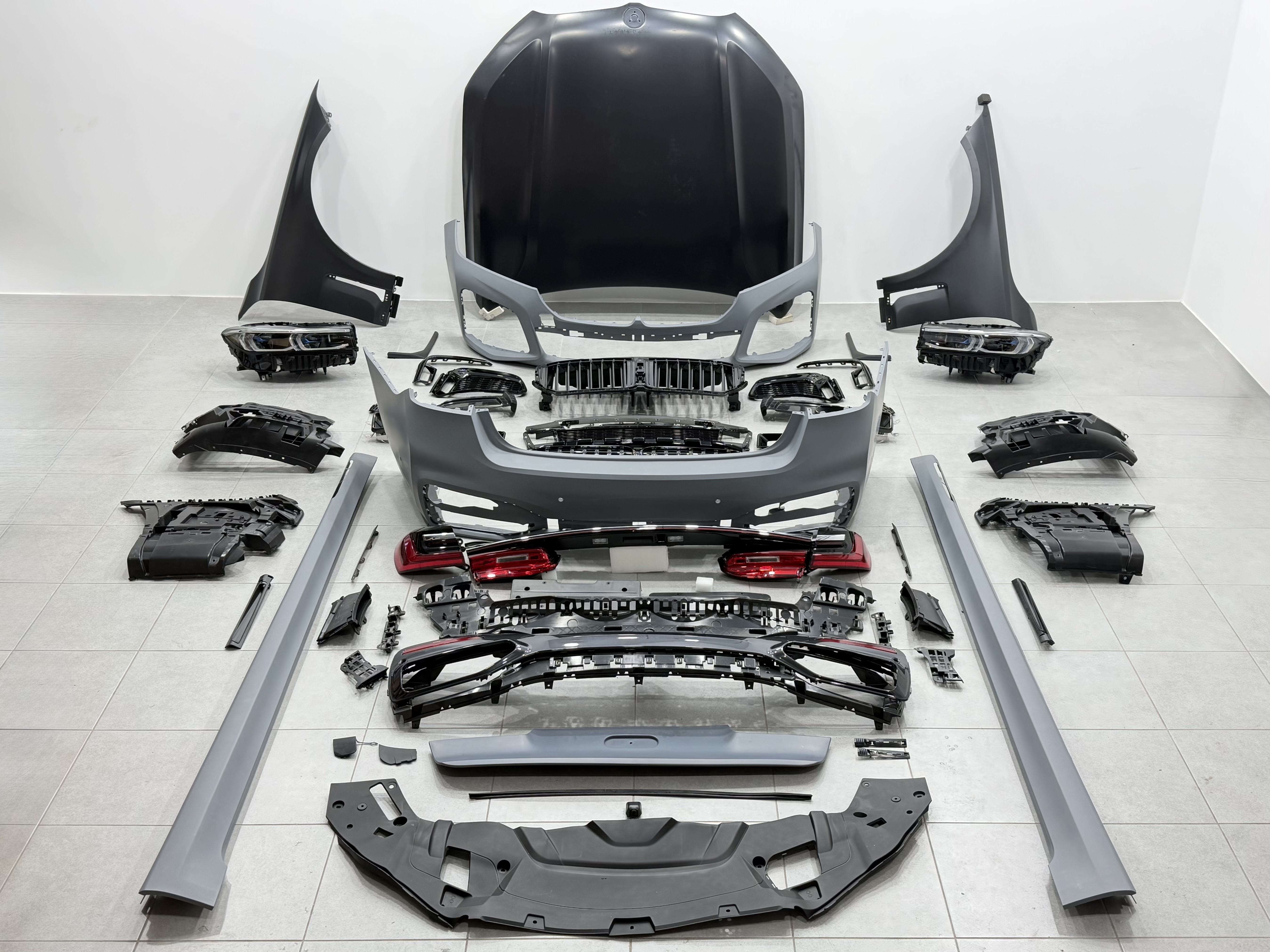 Комплект обвісу рестайлінг M760 BLACK LCI 2019+ для BMW 7 series G12 2015-2019 2