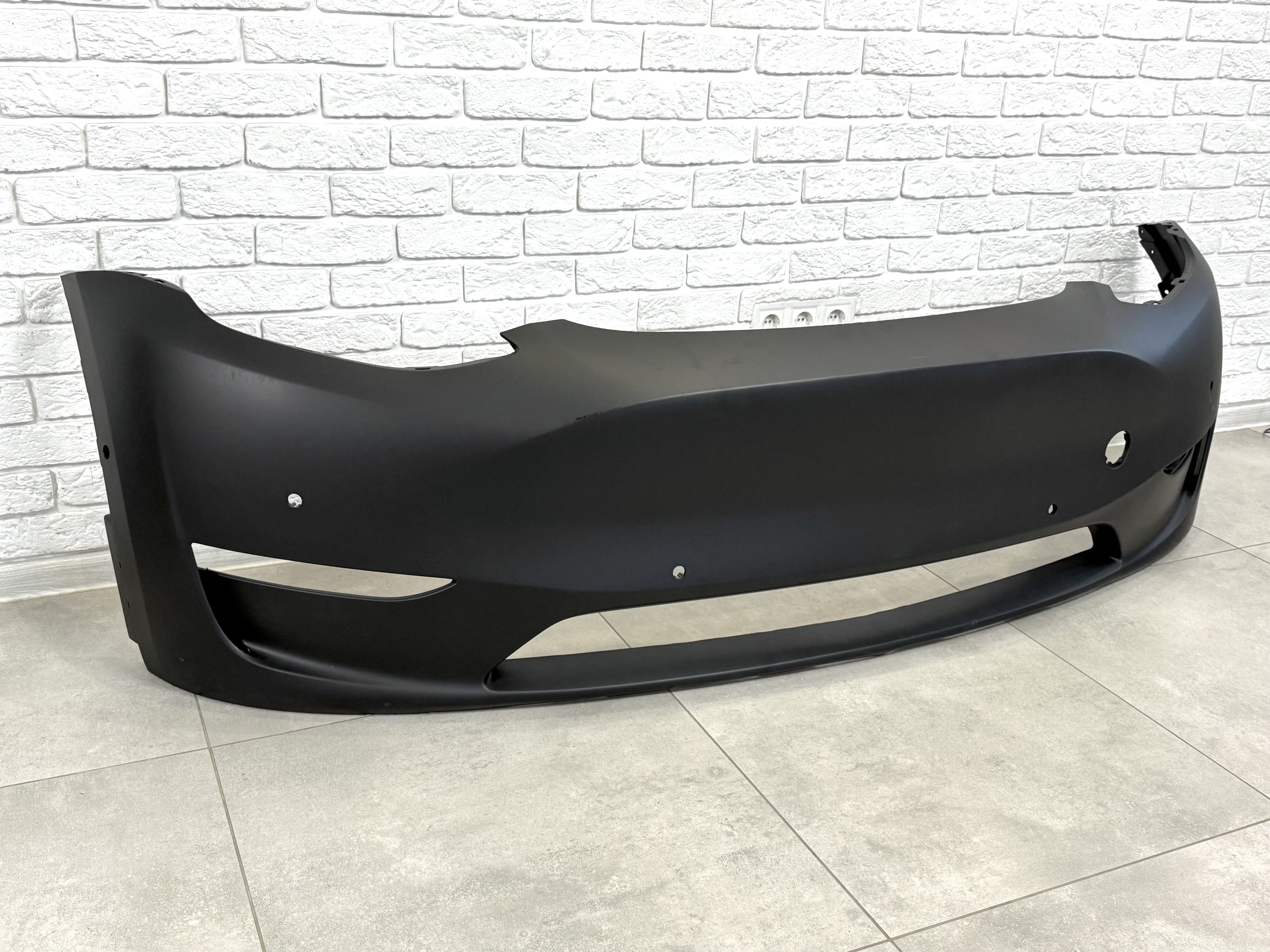 Бампер переднiй Tesla model Y 2019-2024 3