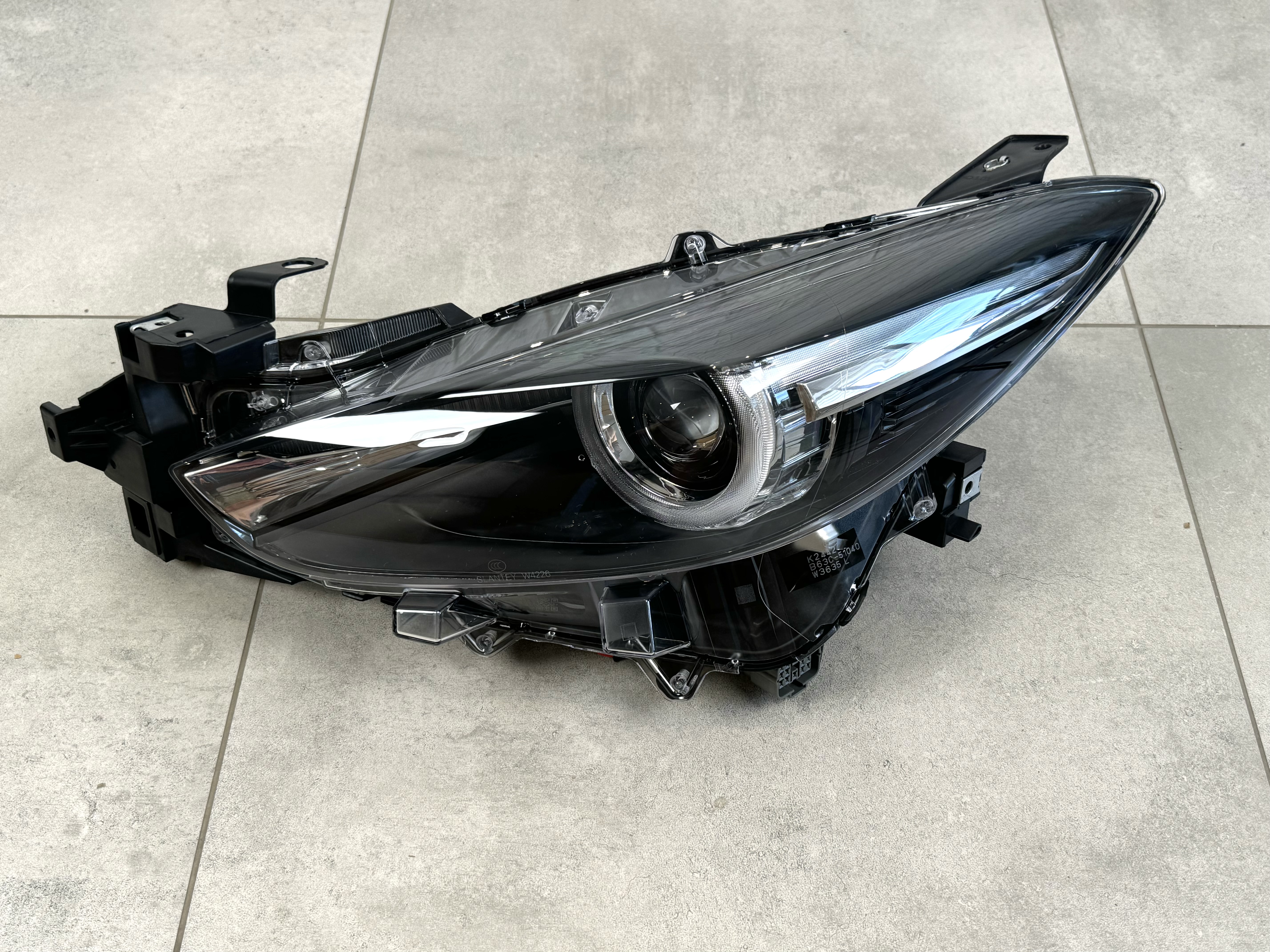 Ліва фара Full LED Mazda 3 BM ЕВРОПА РЕСТАЙЛІНГ 2016-2019 B63C-51040 2