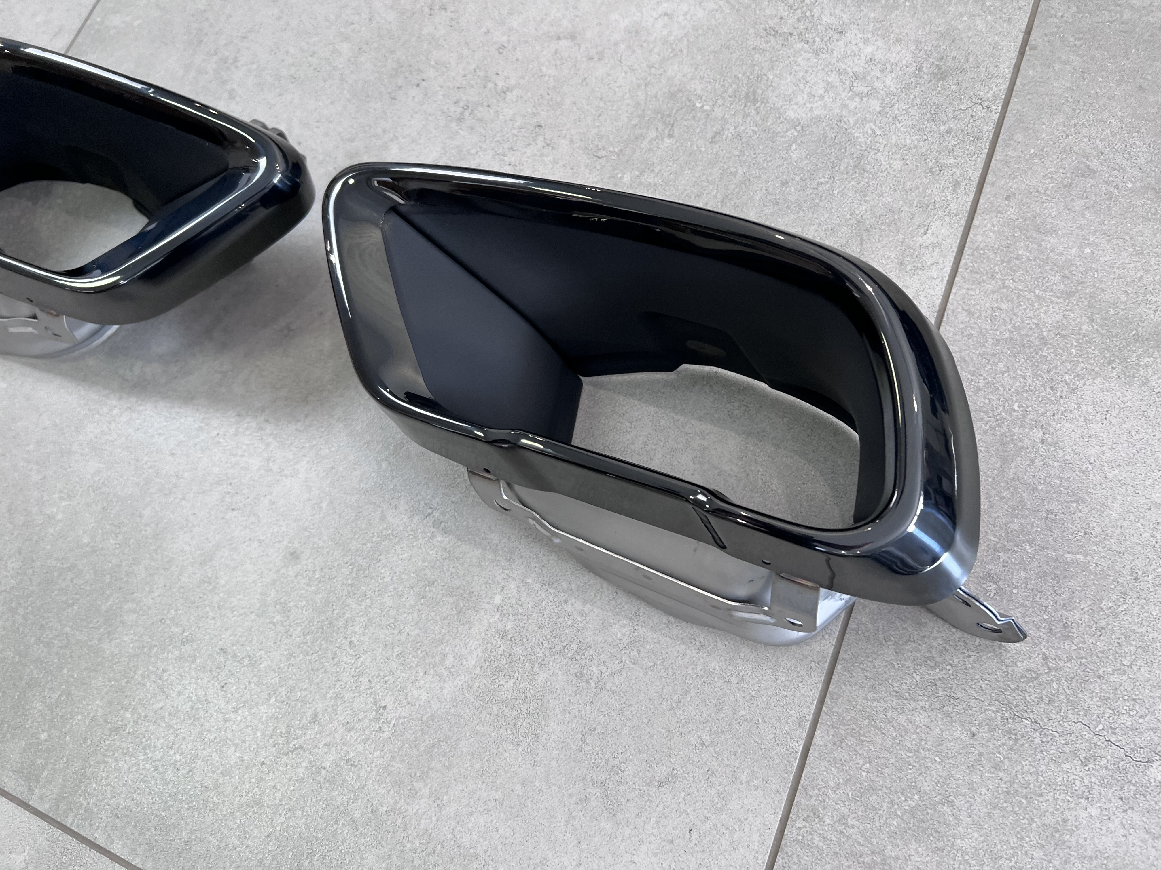 Насадки на вихлопні труби BLACK M Paket BMW X5 G05 / X6 G06 / X7 G07 4
