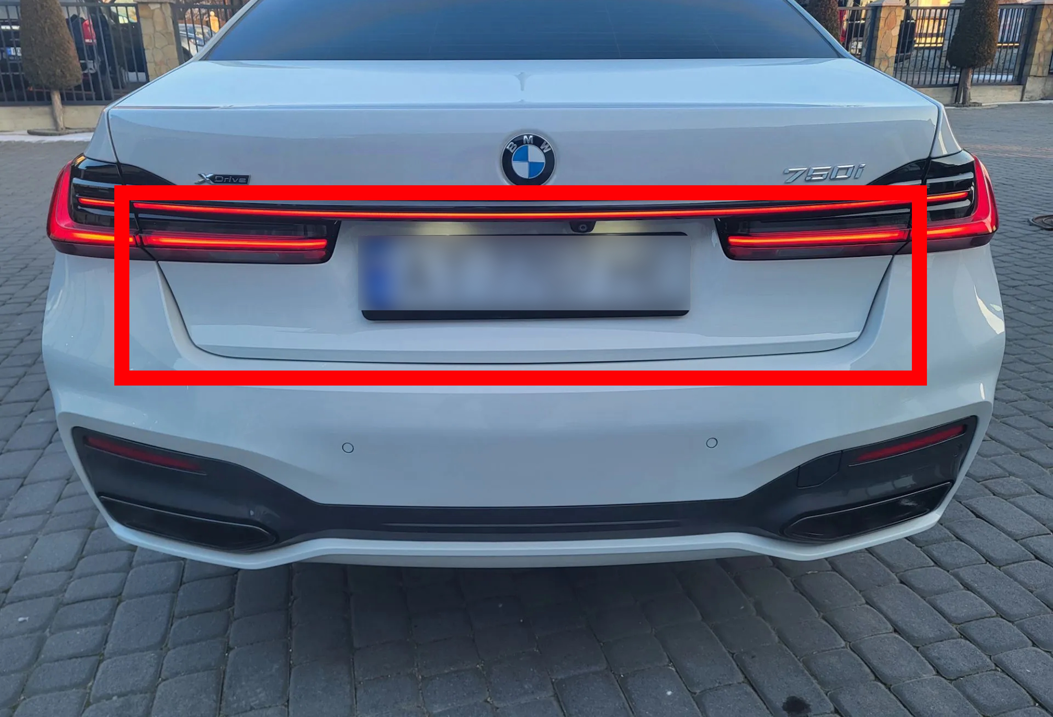 Накладки на двері (панель кришки багажного відділення) на BMW 7 Series G11 / G12 2019-2023 року 3