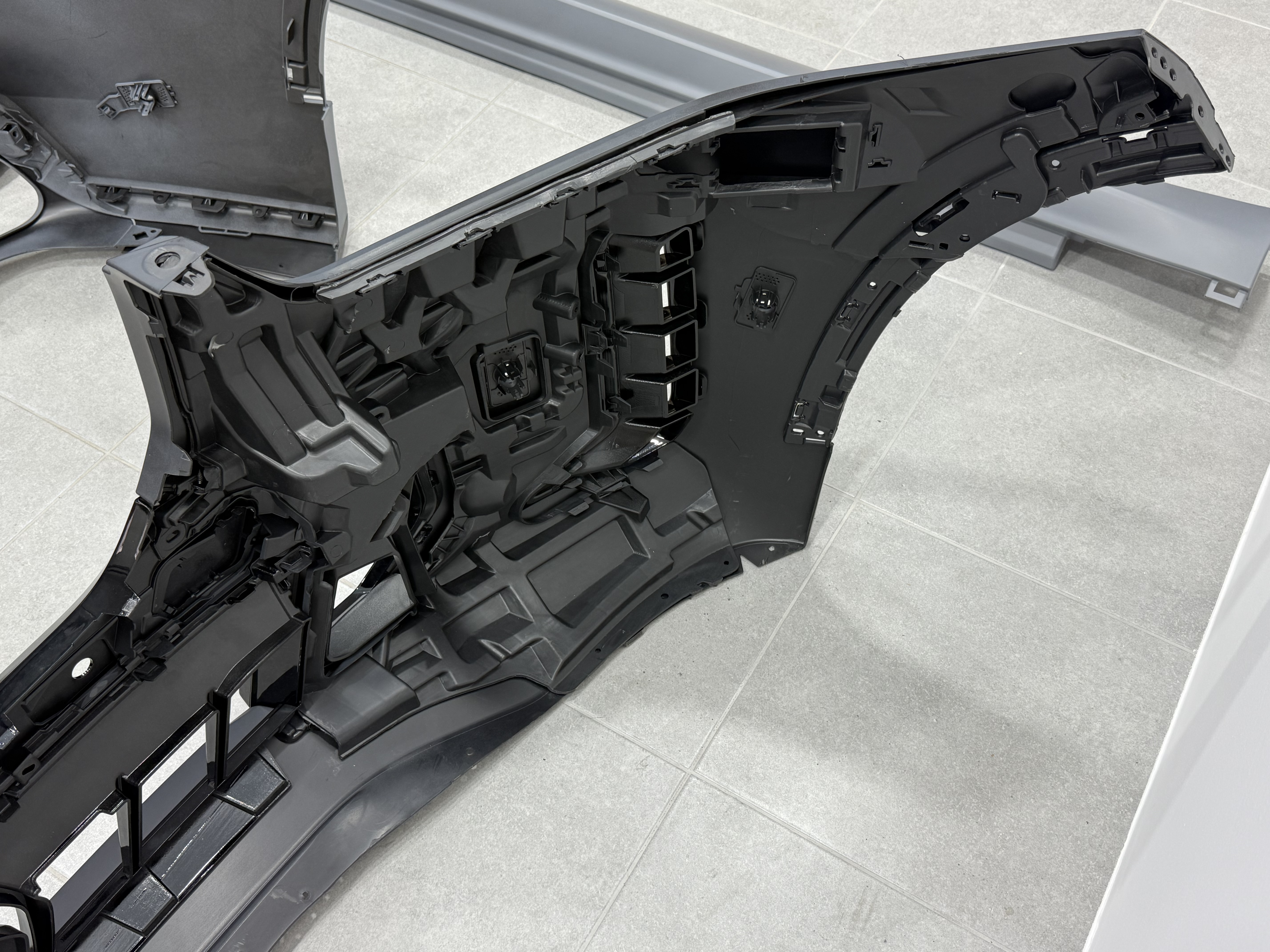 Комплект обвісу M paket M60i LCI BMW X5 G05 2023+ (передній / задній бампер, пороги, арки) 5