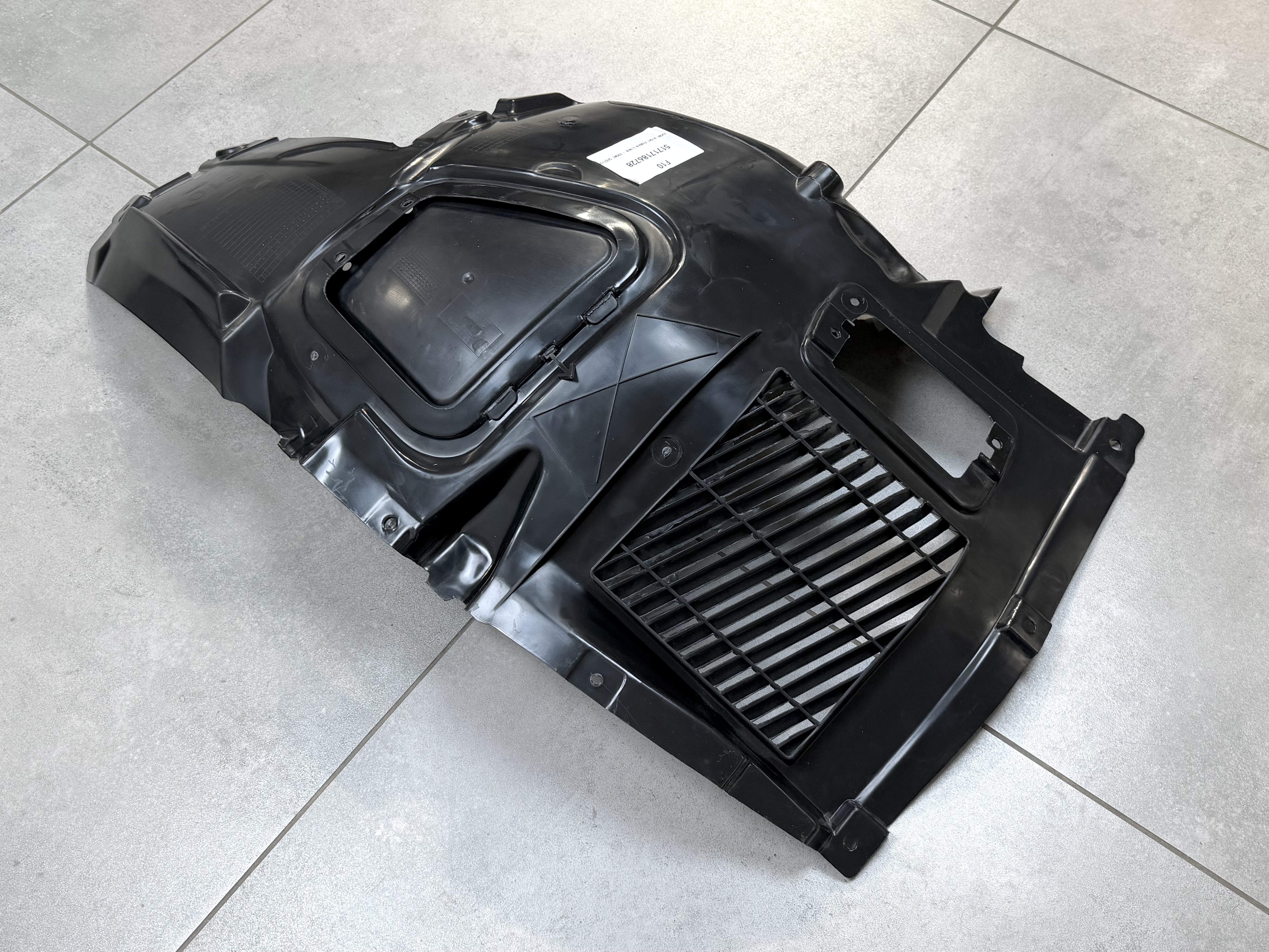 Підкрилок правий передній 51717186728 для BMW 5 series F10 F11 2010-2016 3