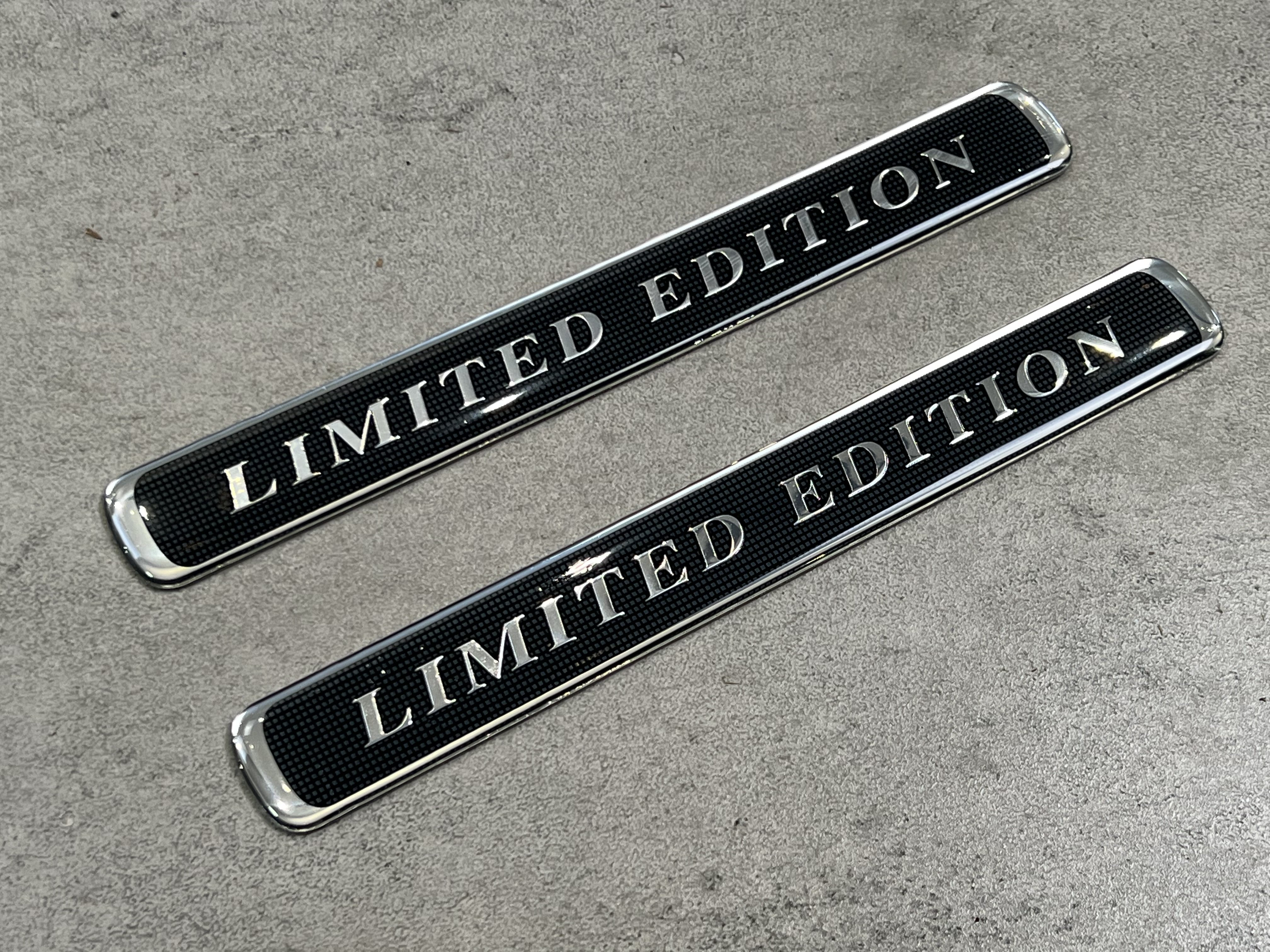 Наклейки на кузов Toyota Land Cruiser "LIMITED EDITION" 2шт