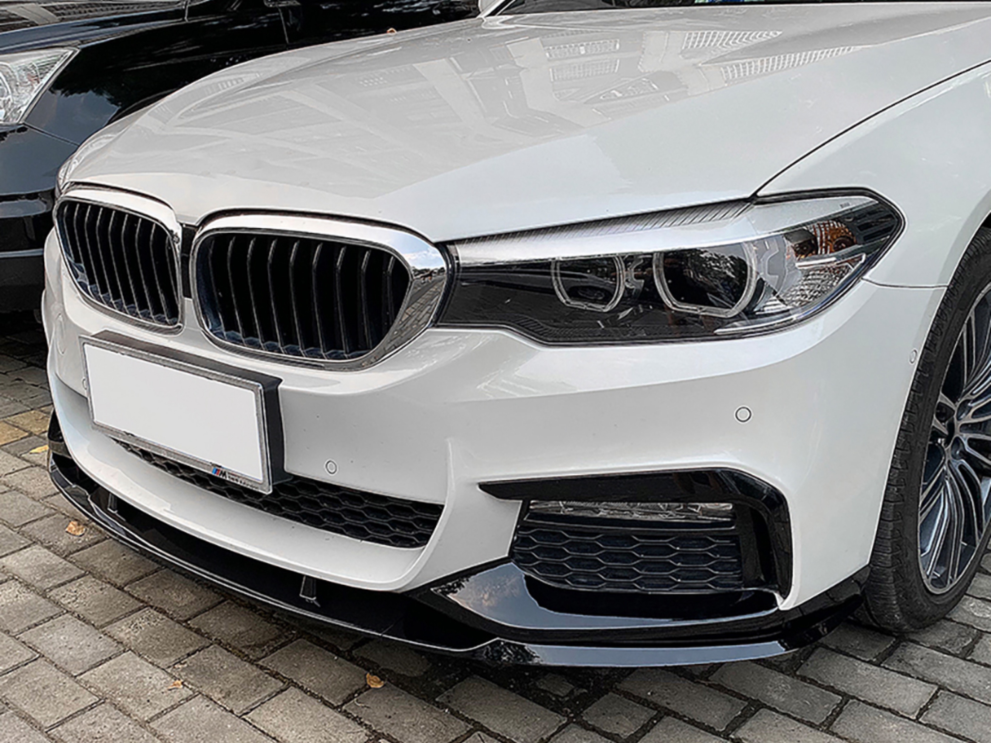 Спідниця накладка переднього бампера спідниця M performance BMW 5 series G30 G31 2016-2020 ABS пластик, чорний глянець 2