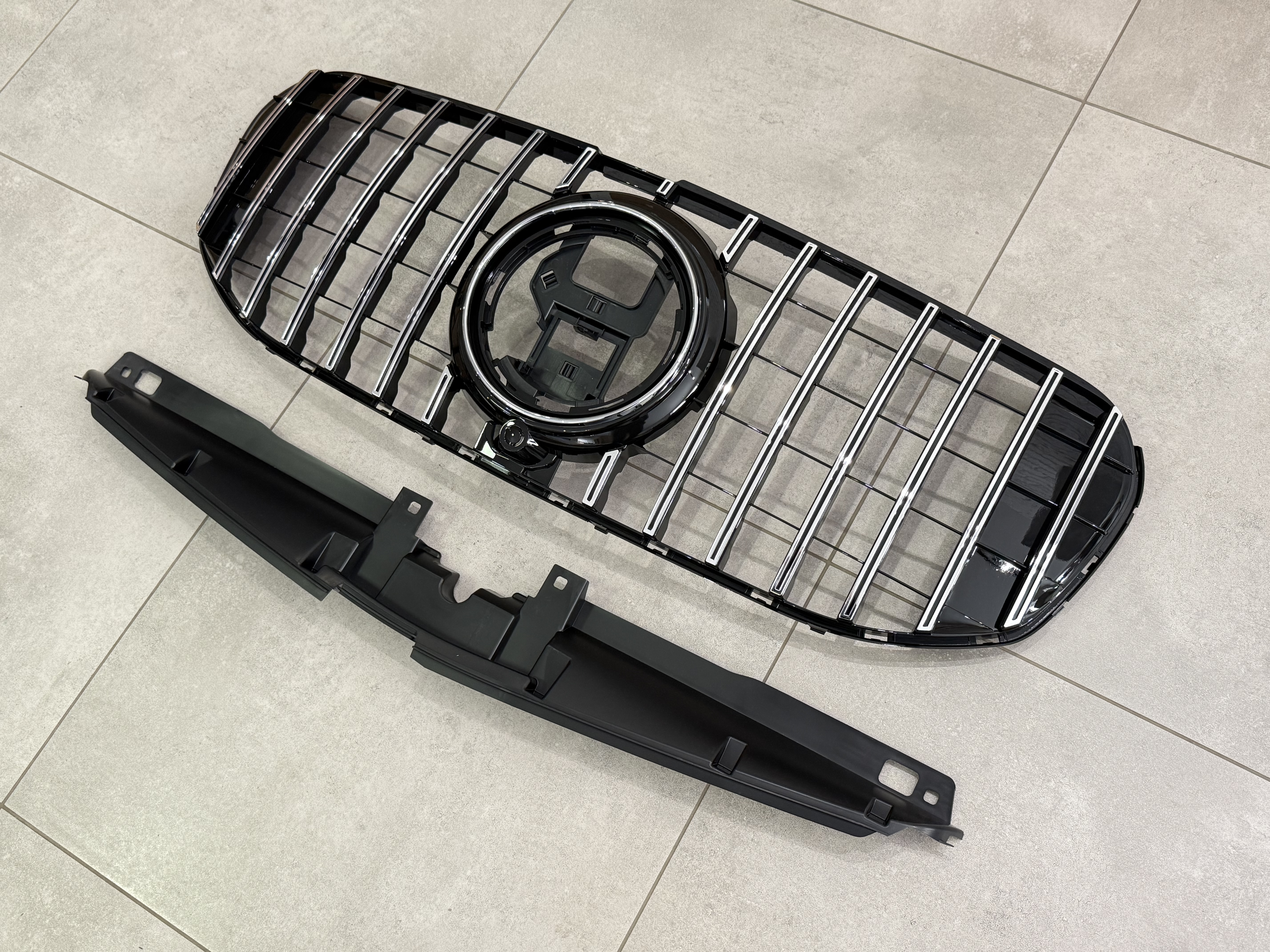 Решітка радіатора GT CHROME Mercedes GLS Class X167 2019-2022 3