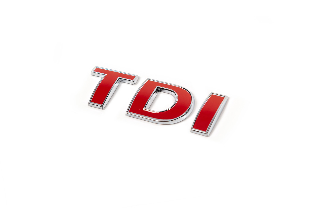 Напис Tdi (прямий шрифт) Червона І 4