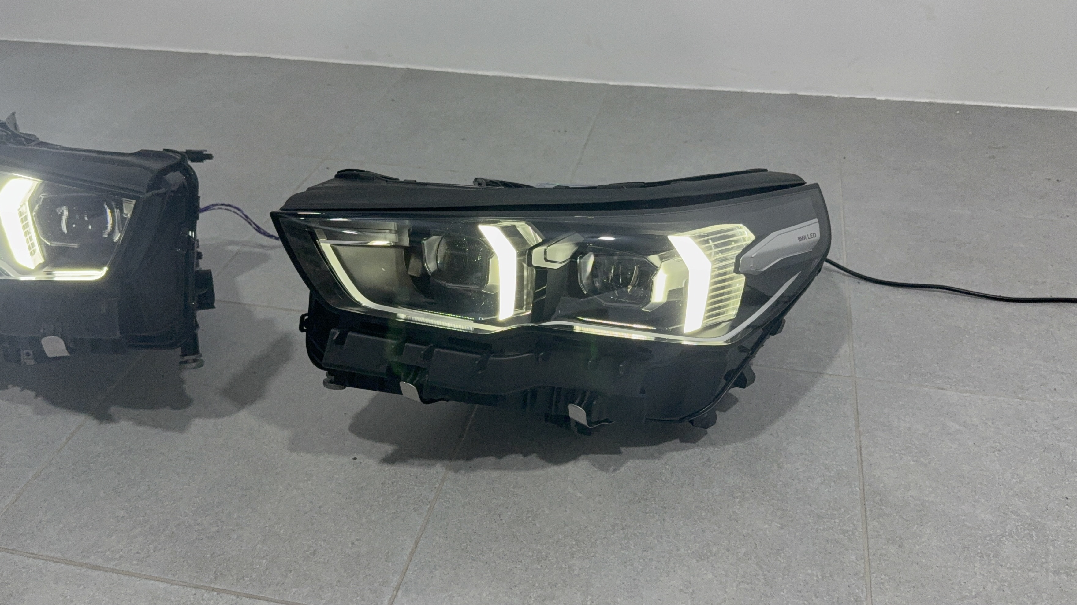 Фари BMW LED для BMW 5 series G60 G61 G90 2023+ 2шт., комплектні з блоками 3
