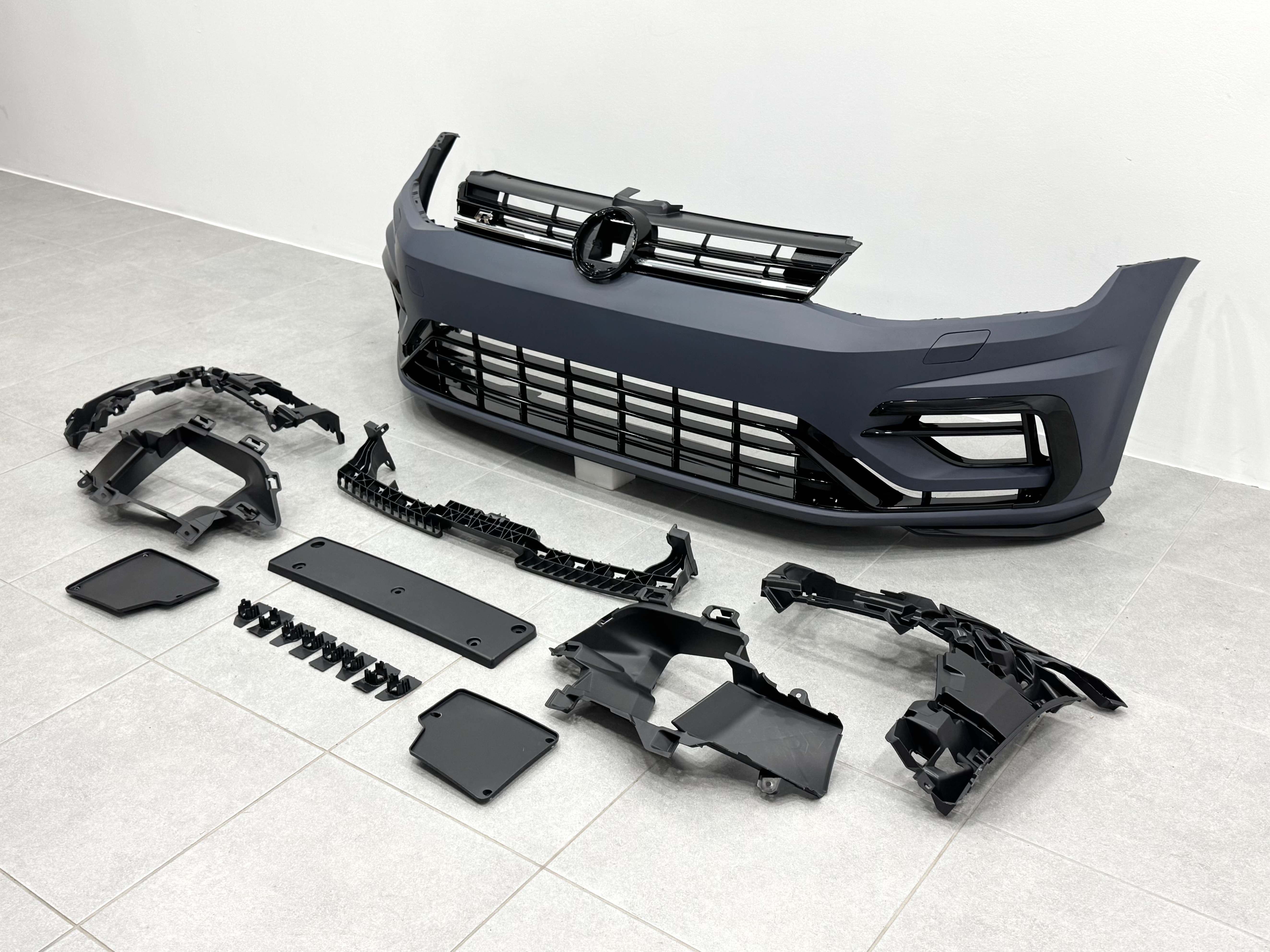 Передній бампер R Style Volkswagen Golf 7.5 2017-2021 4