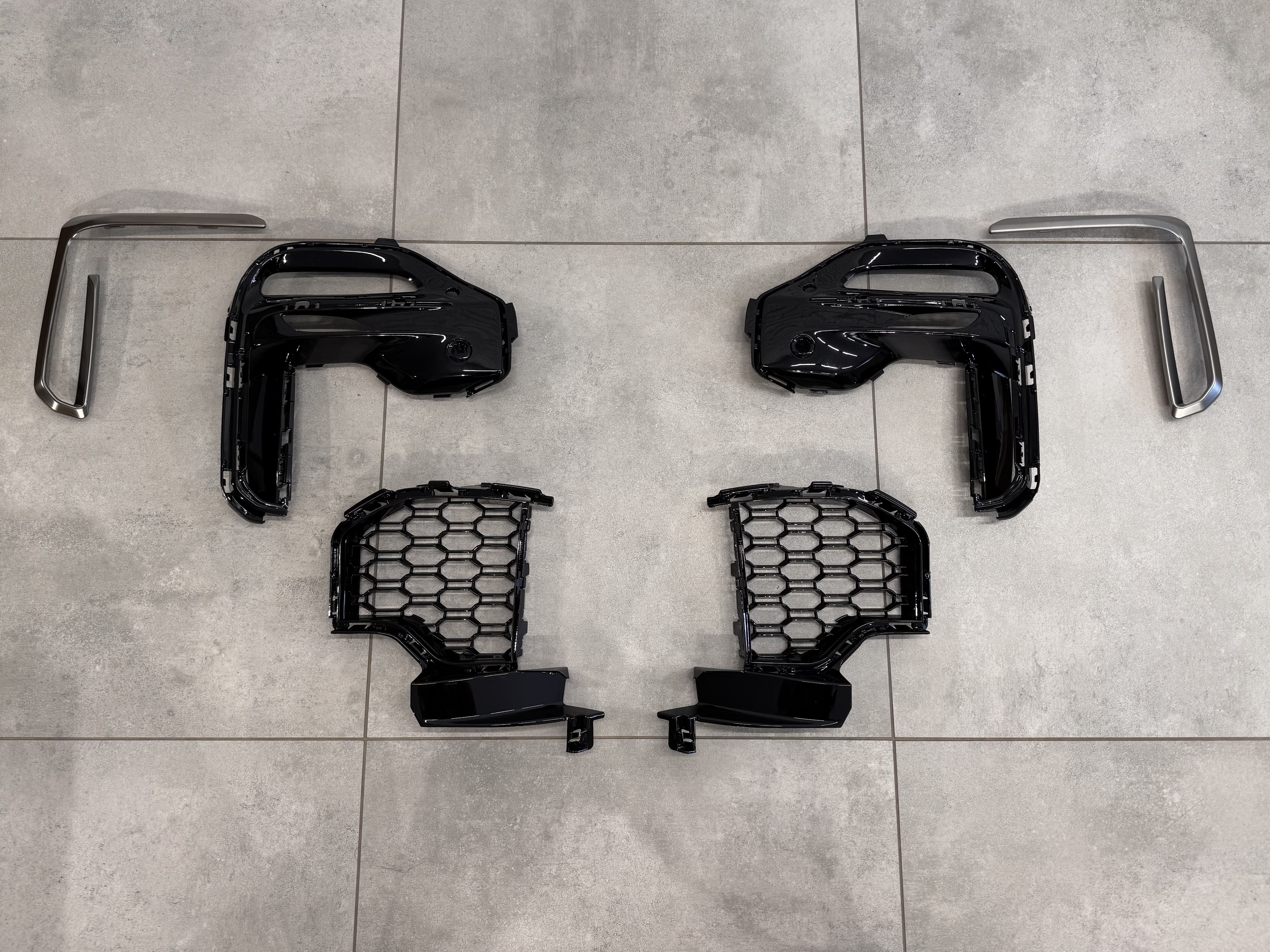 Решітки у бампер M-paket для BMW X5 G05 5