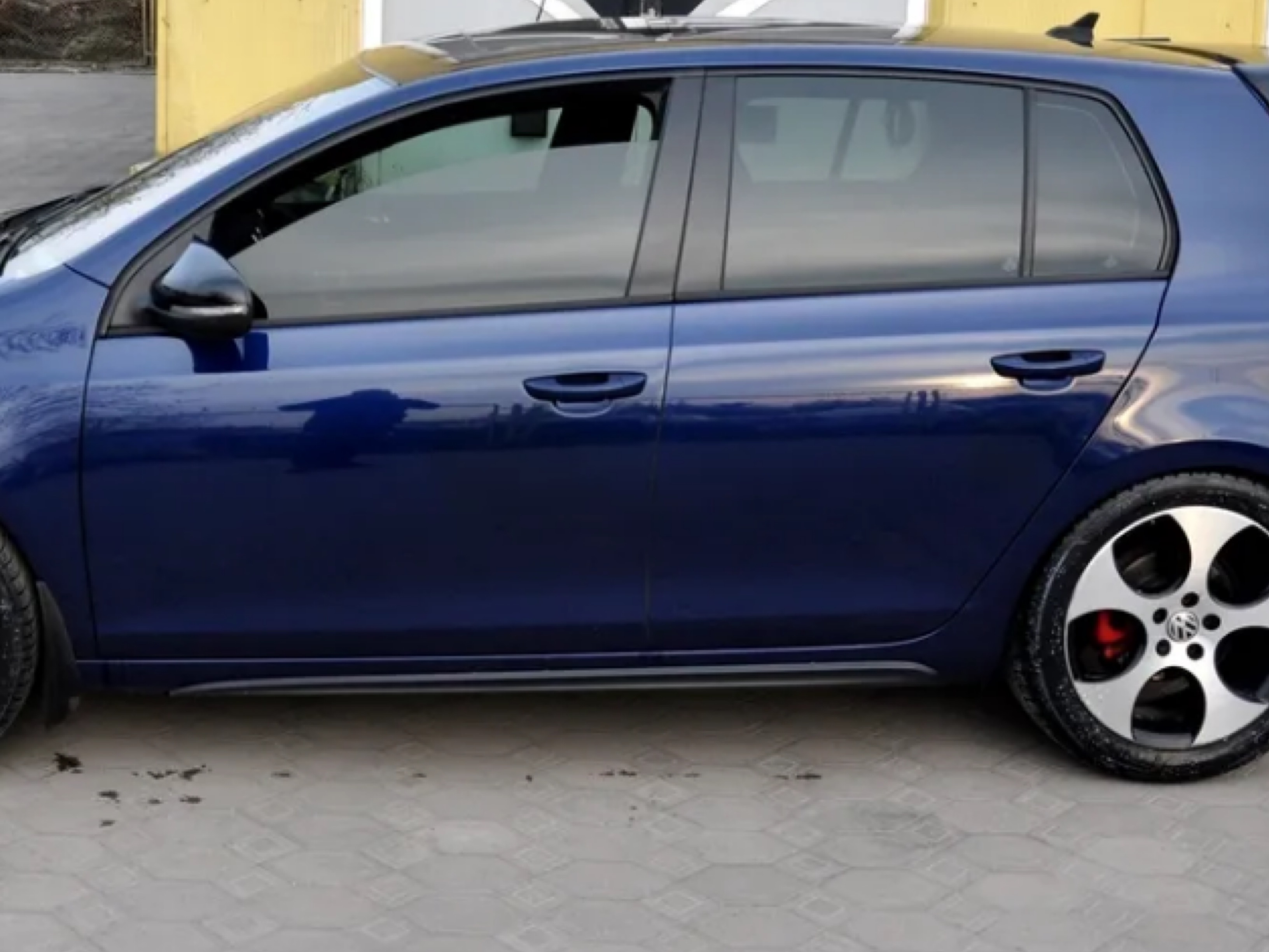 Накладки на пороги GTI для Volkswagen Golf 6 2008-2013 3