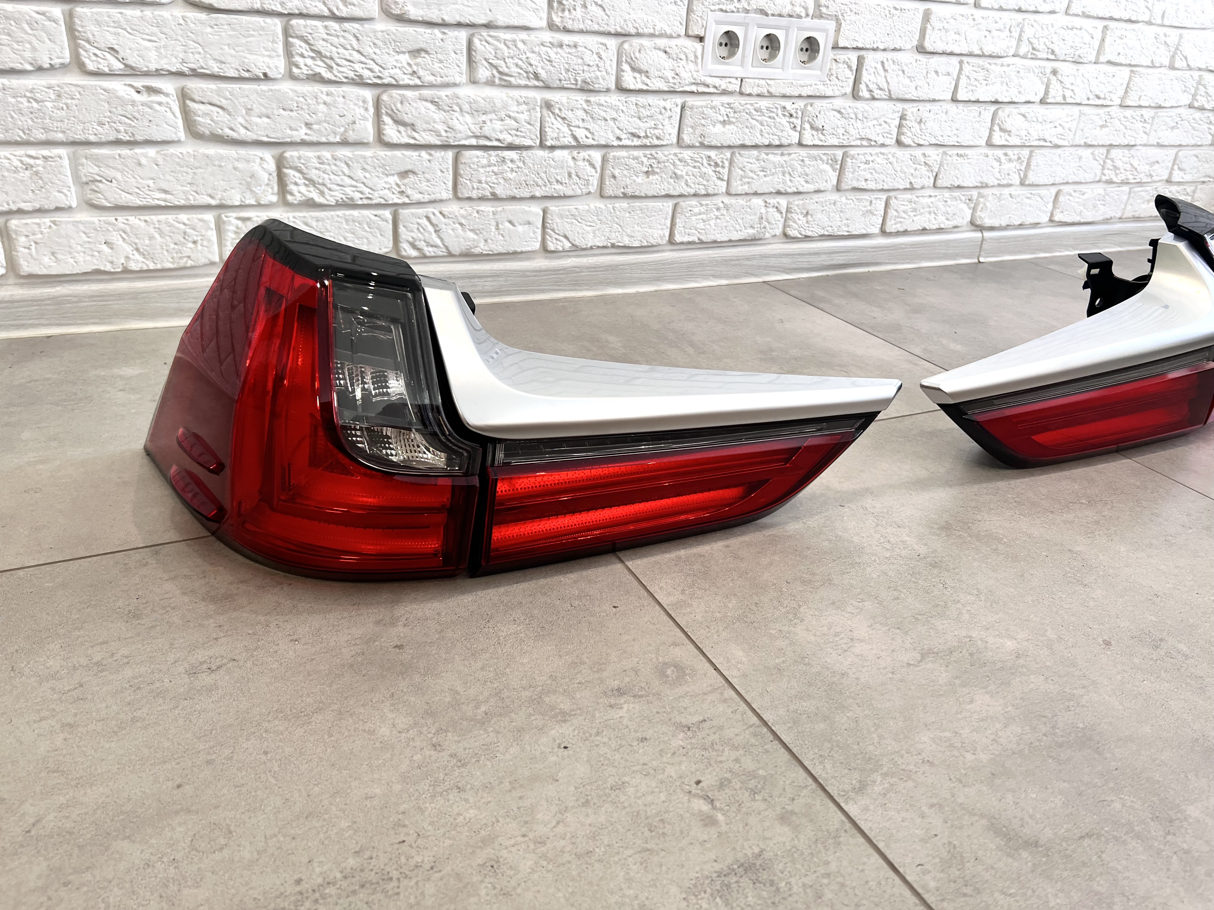 Задні ліхтарі OEM Lexus LX 570 450D 2016-2022 4шт. 3