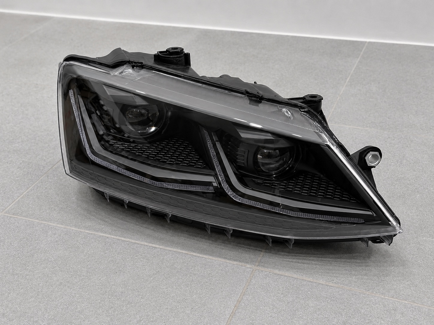 LED фари Volkswagen Jetta 6 2010-2018 3