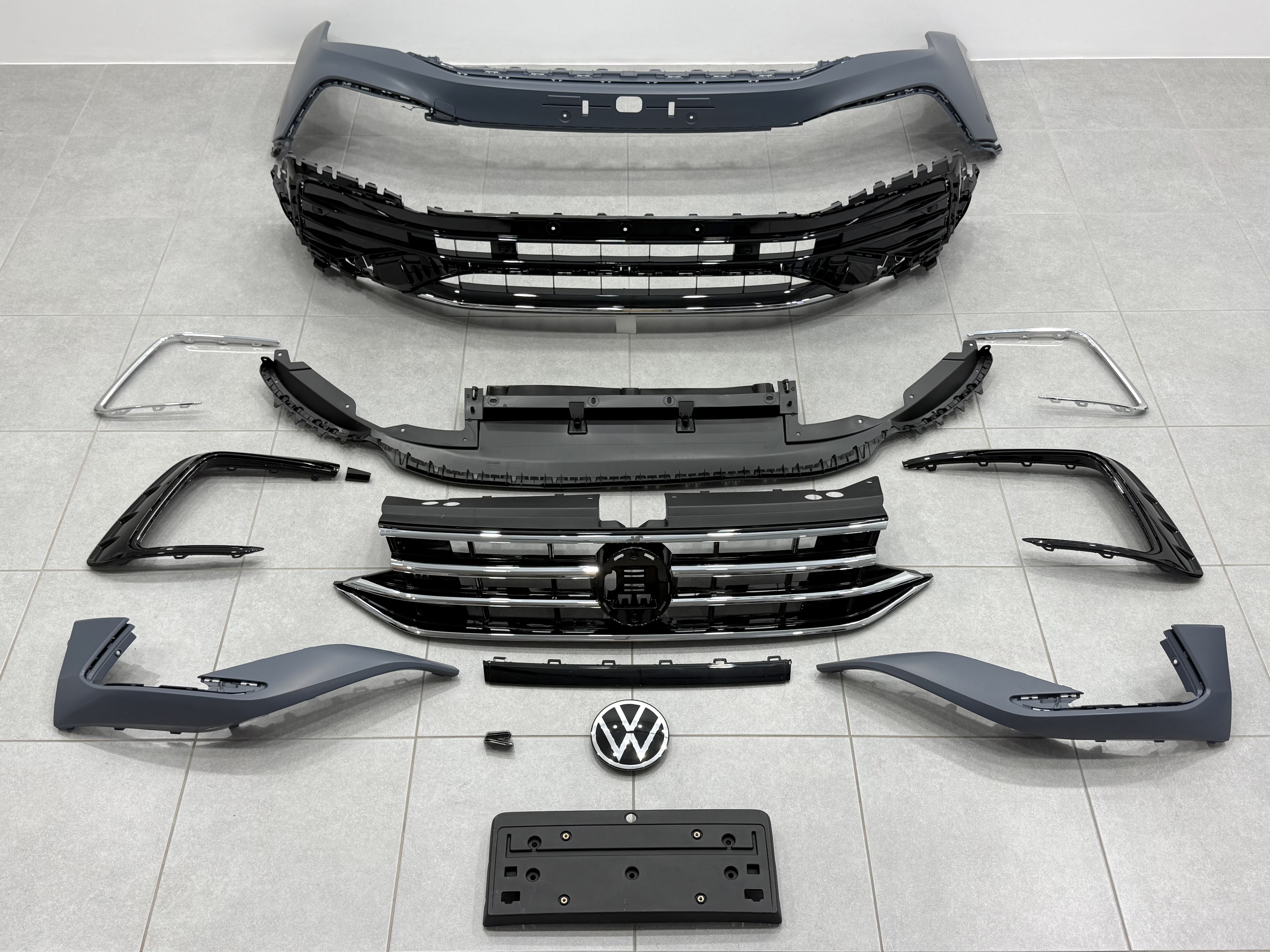 Передній бампер у зборі R-Line для Volkswagen Tiguan 2022-2024 2