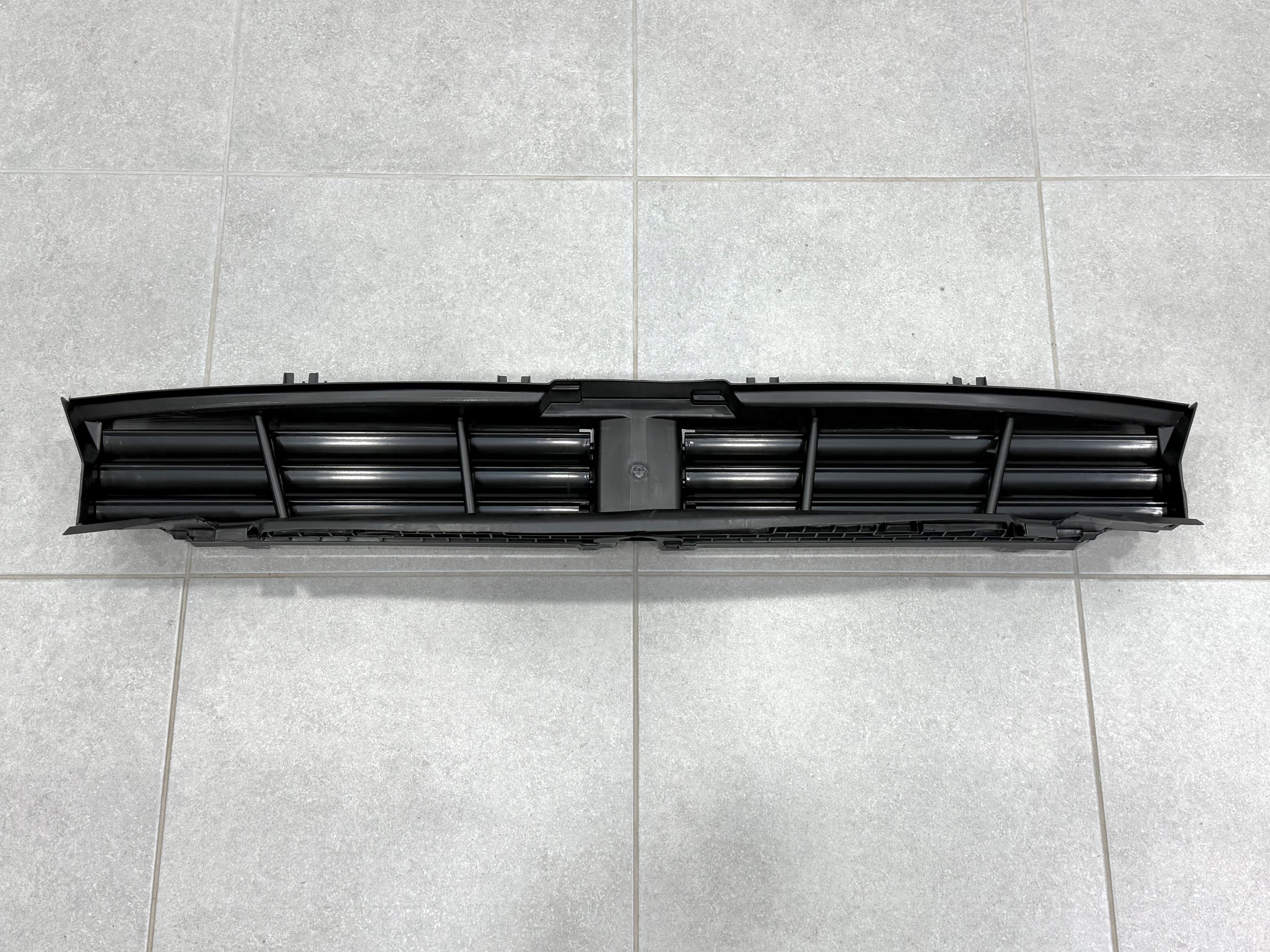 Жалюзі нижні адаптивні з моторчиком BMW 5 G30 G31 2020-2023 51749464208 рест 2
