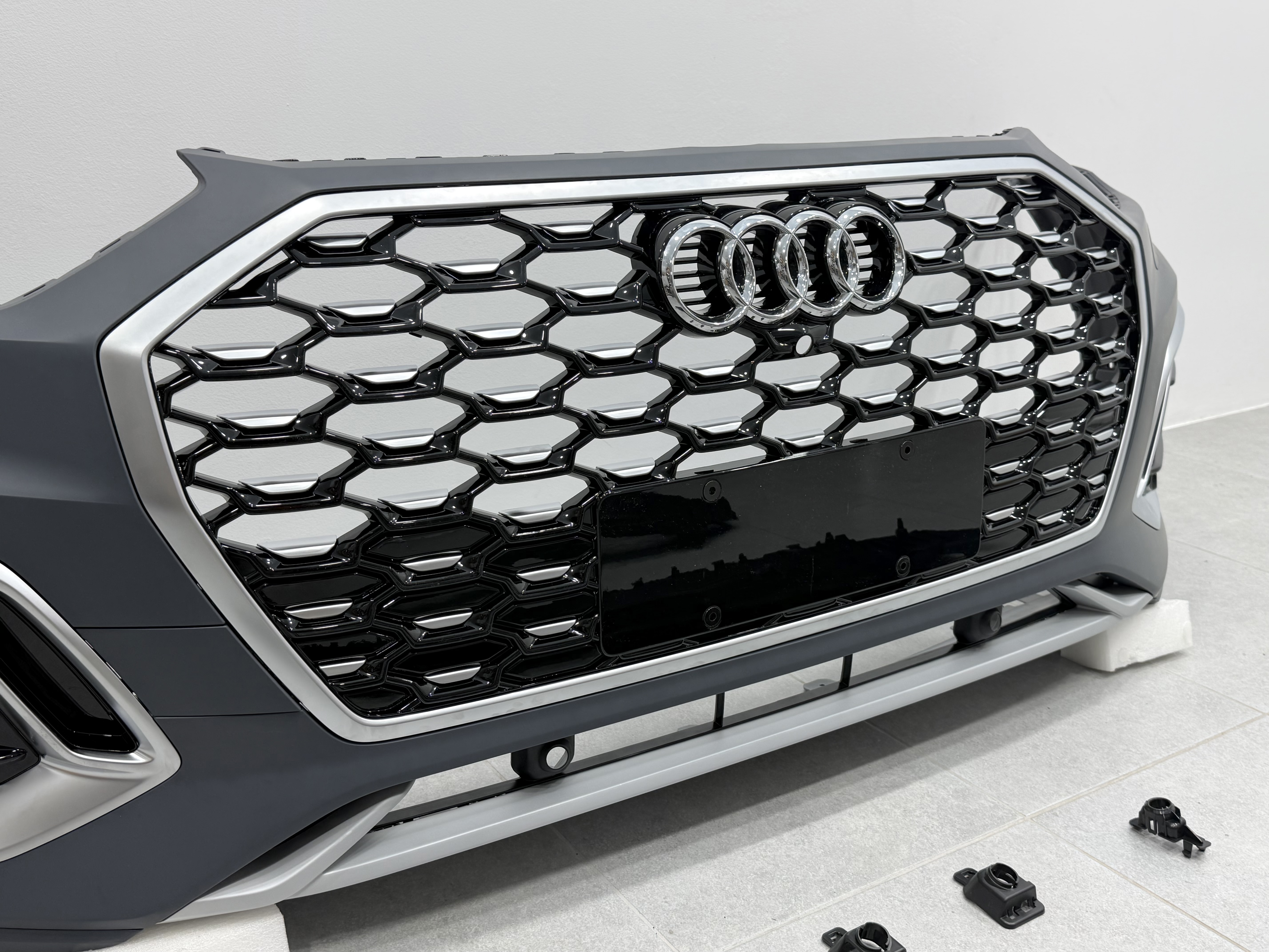 Бампер передній у зборі для Audi Q5 Sportback 2021-2024 6