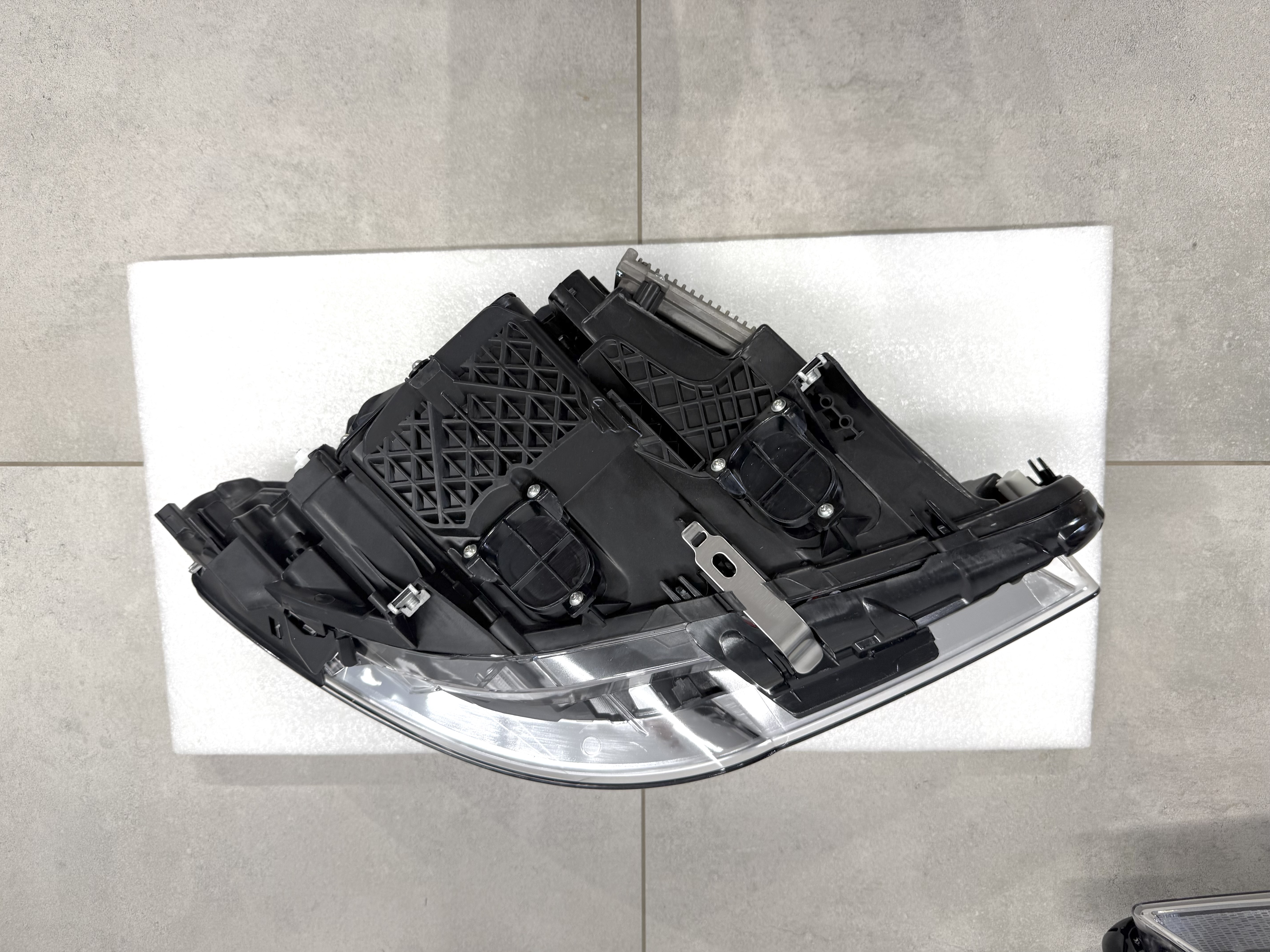 LED фари рестайлінг для BMW F10 F11 2010-2013 4