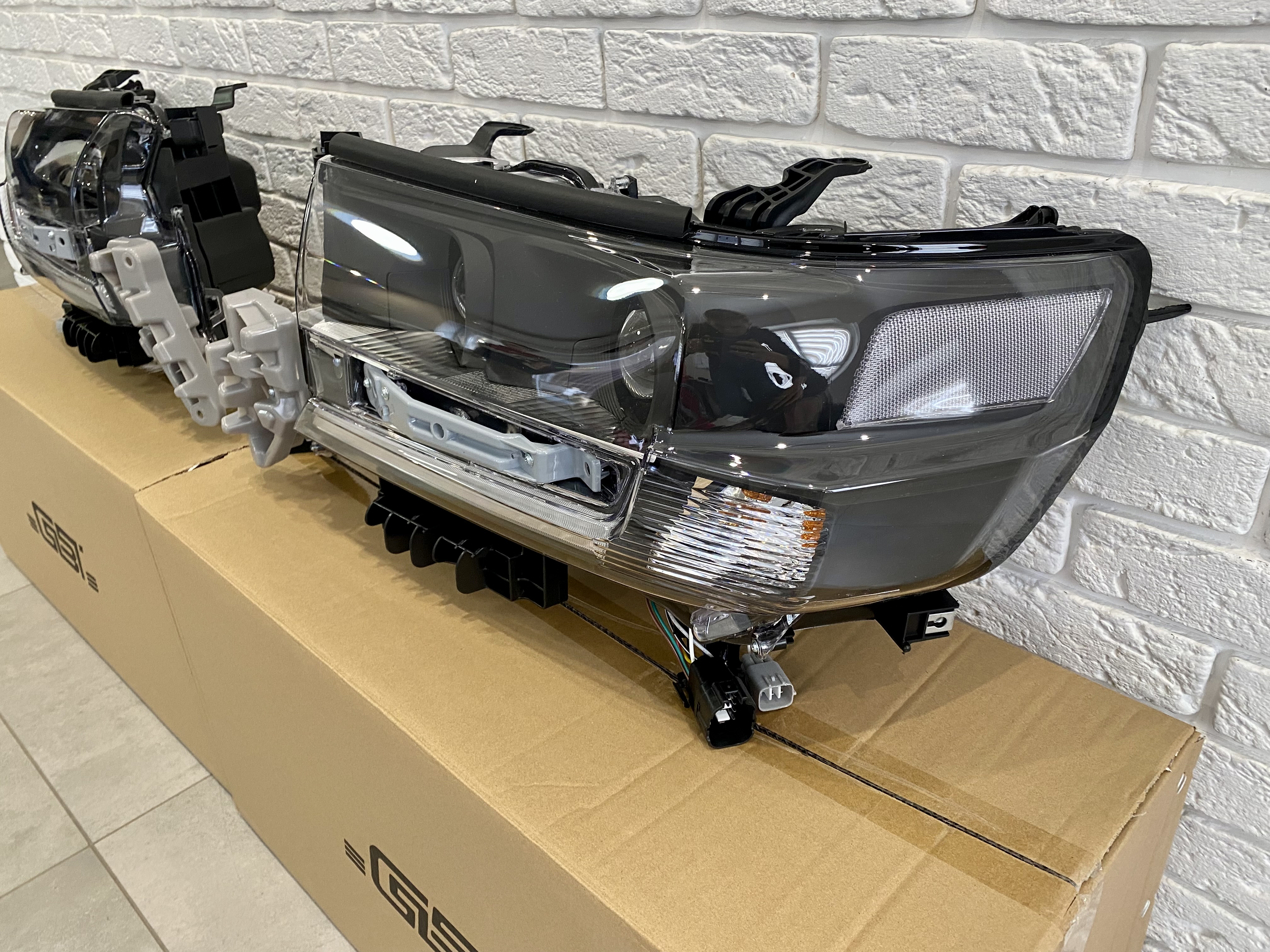 Full Led фари Executive Black Toyota Land Cruiser 200 2016- 4