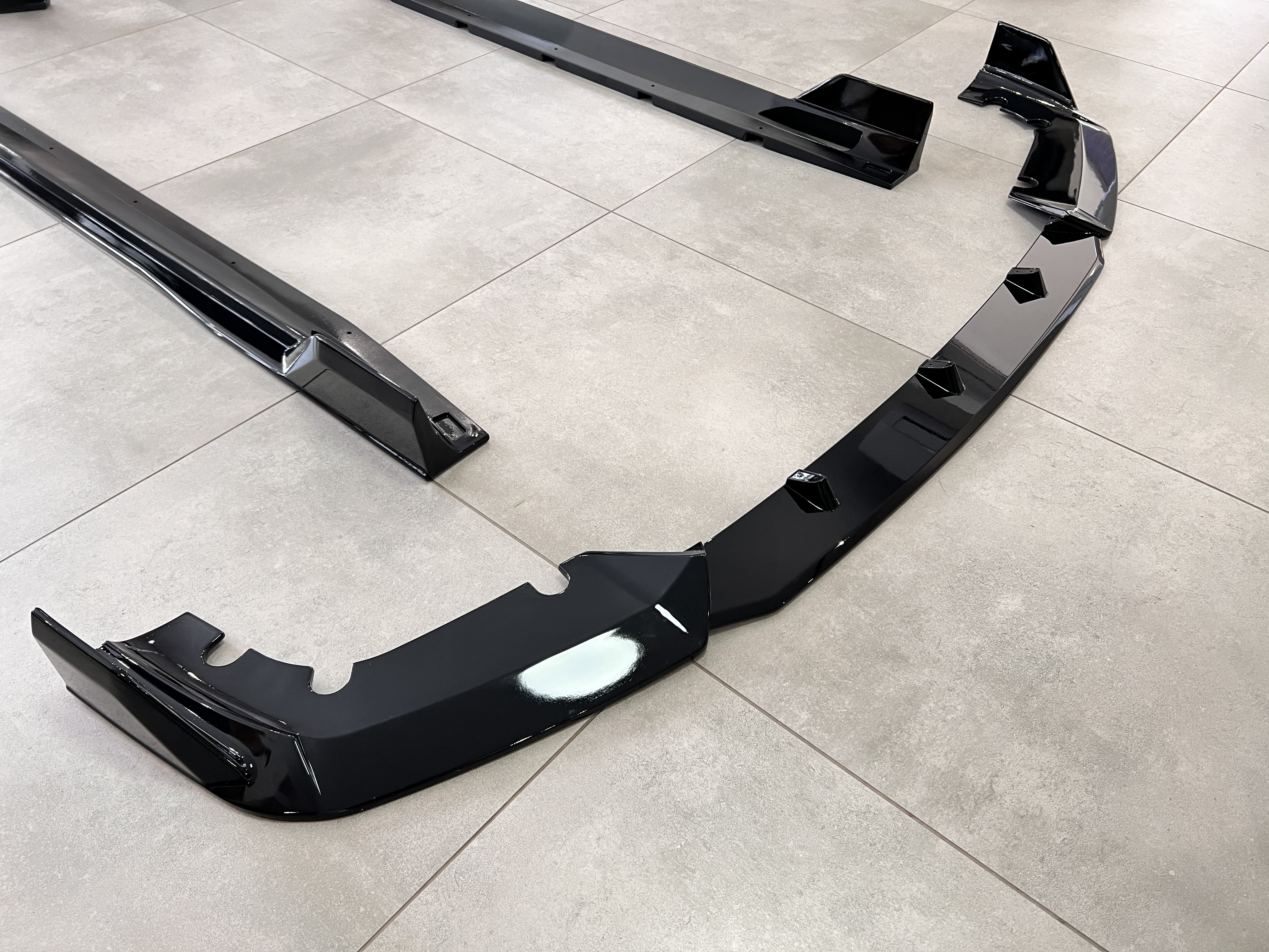 Комплект обвісу накладки бампера леза порогів для BMW X5M F95 2019-2022 3